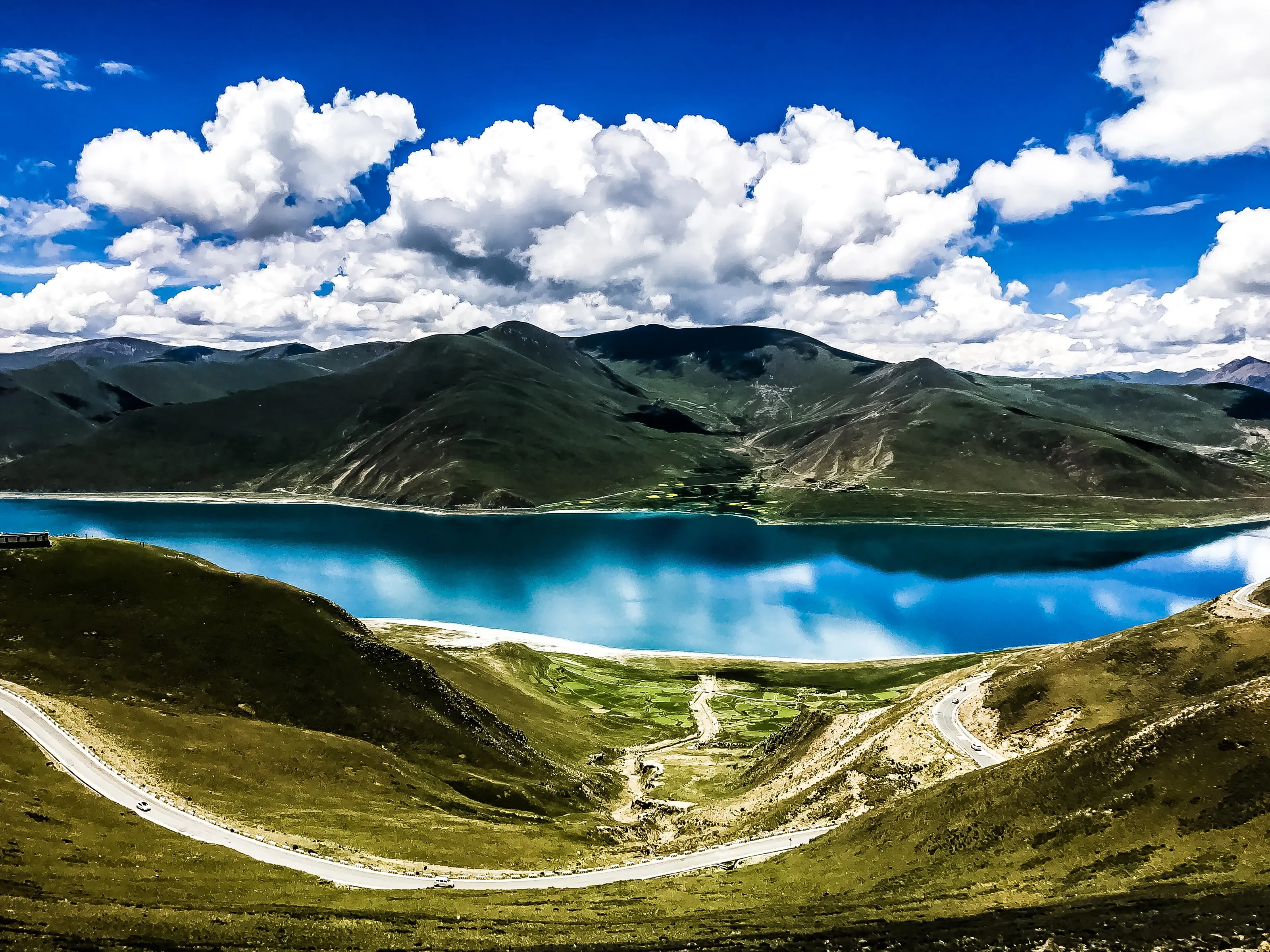 Lake Draksumtso, Tibet, China
