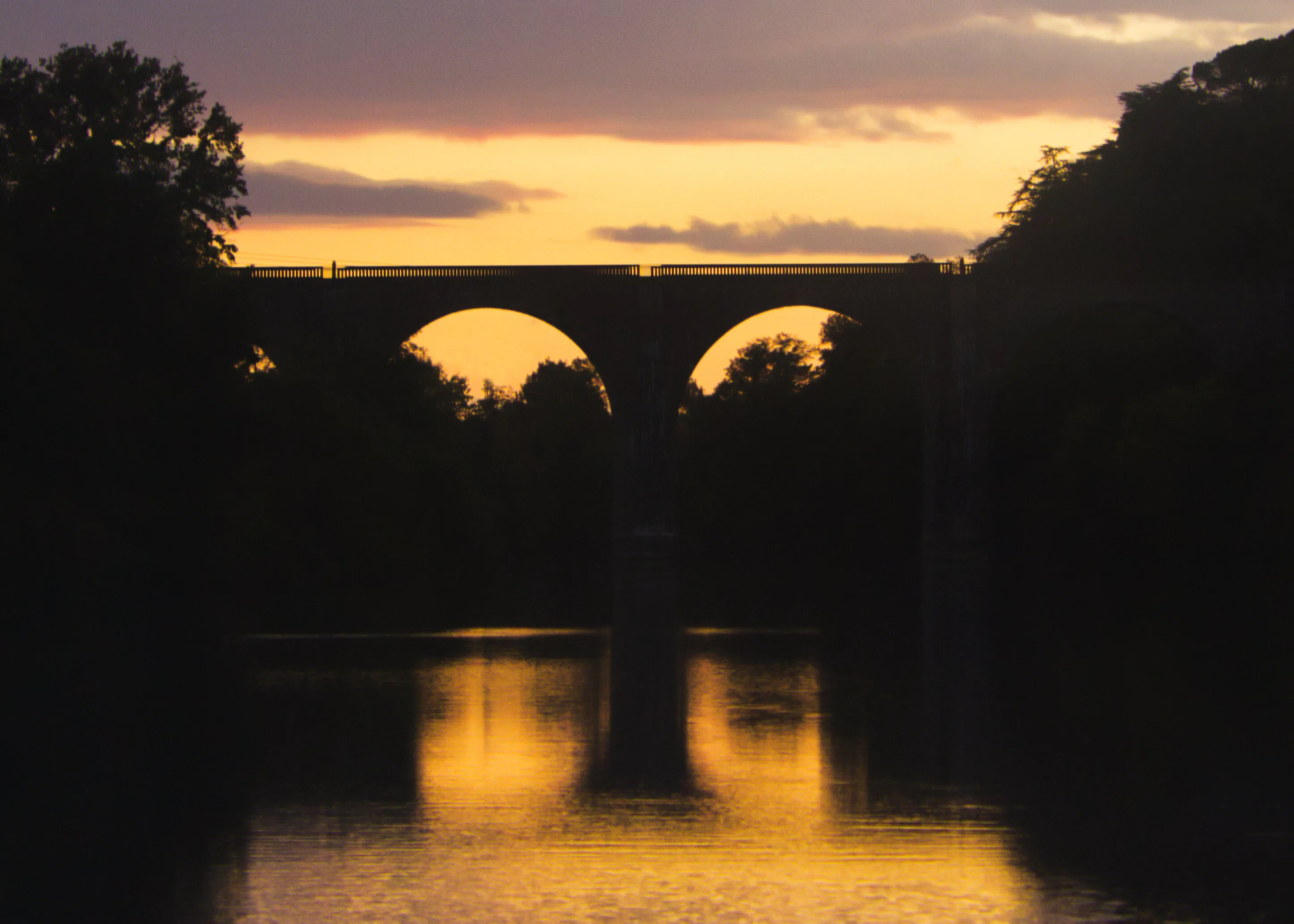 Sarthe river at sunset