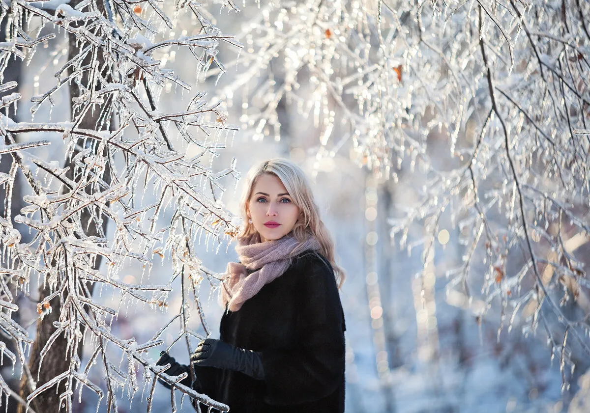 Portraits of Women in Nature in Natural Light