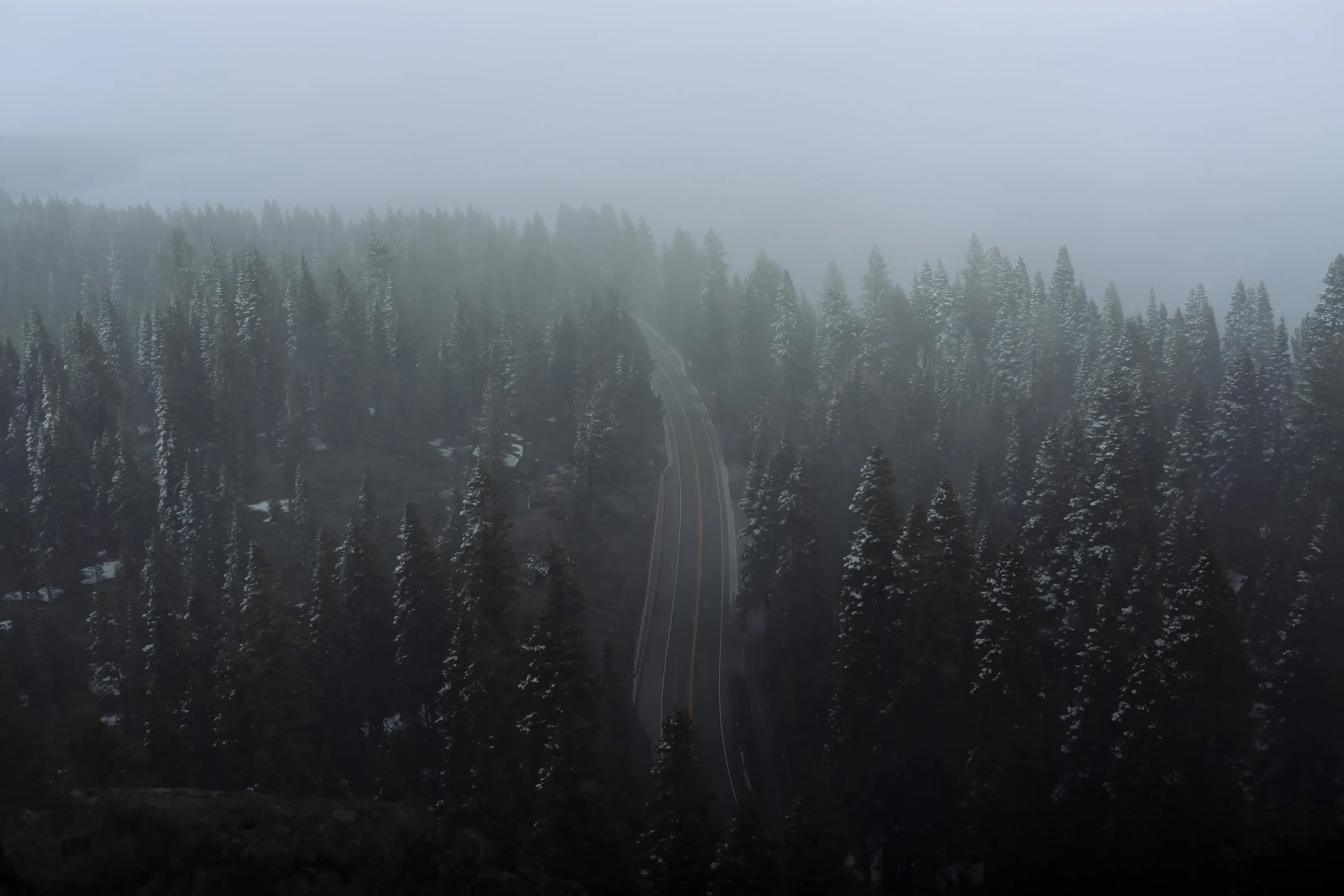 Snow storm on the banks of Tahoe