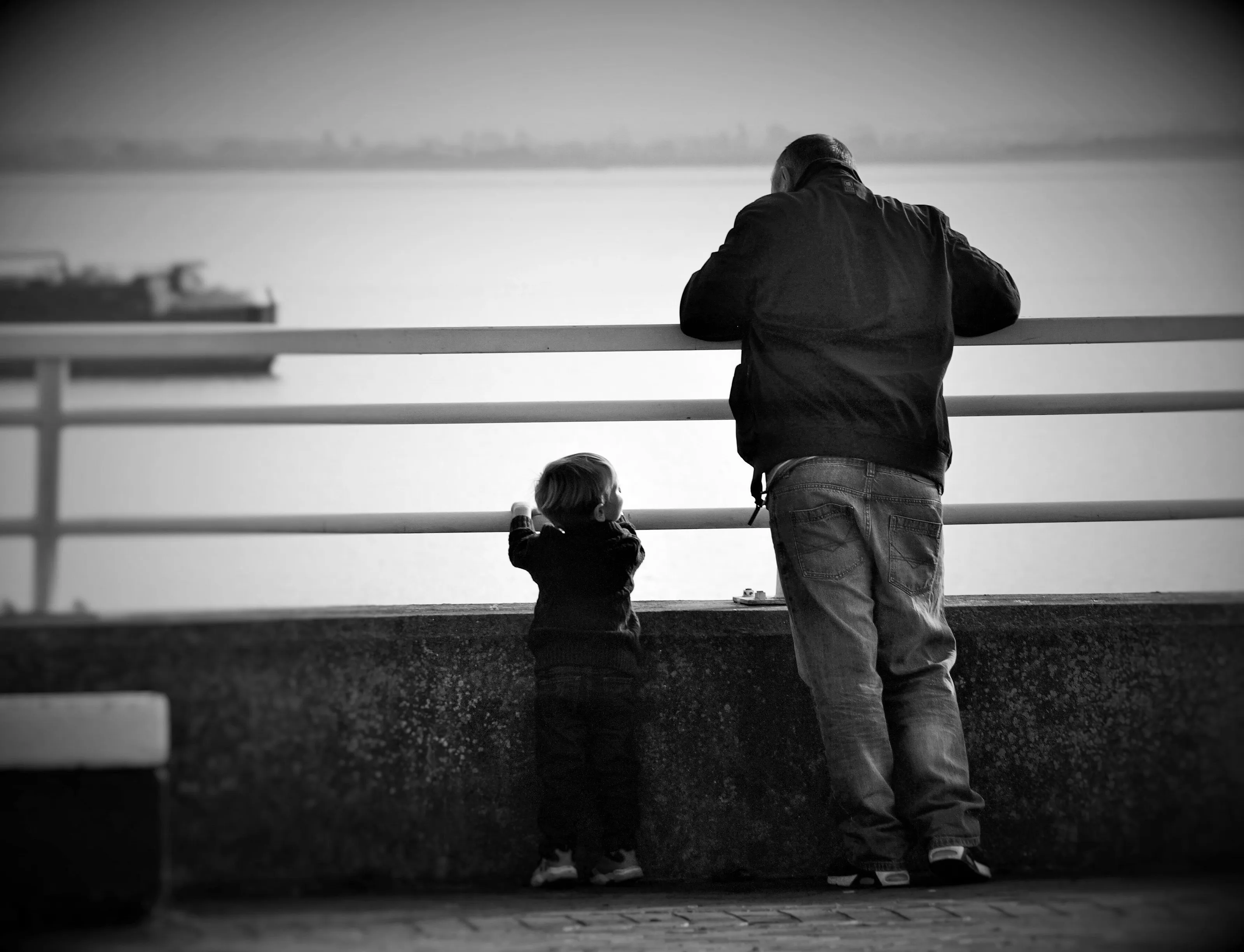 Grandad is that a ship or a boat.