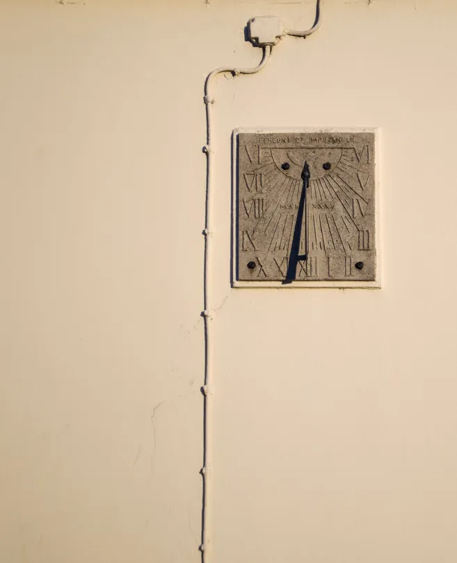 Sundial and cable