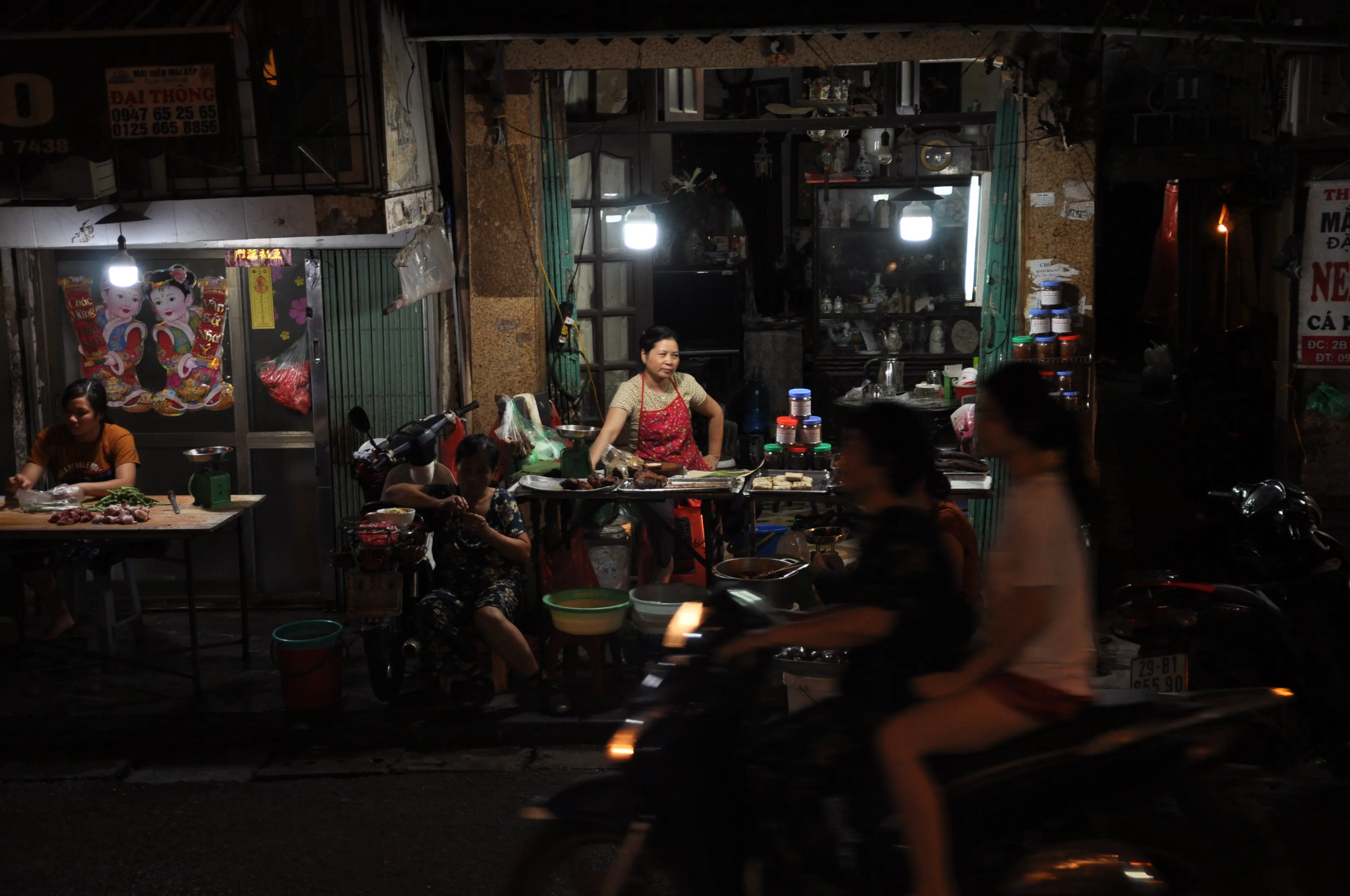 Hanoi night market