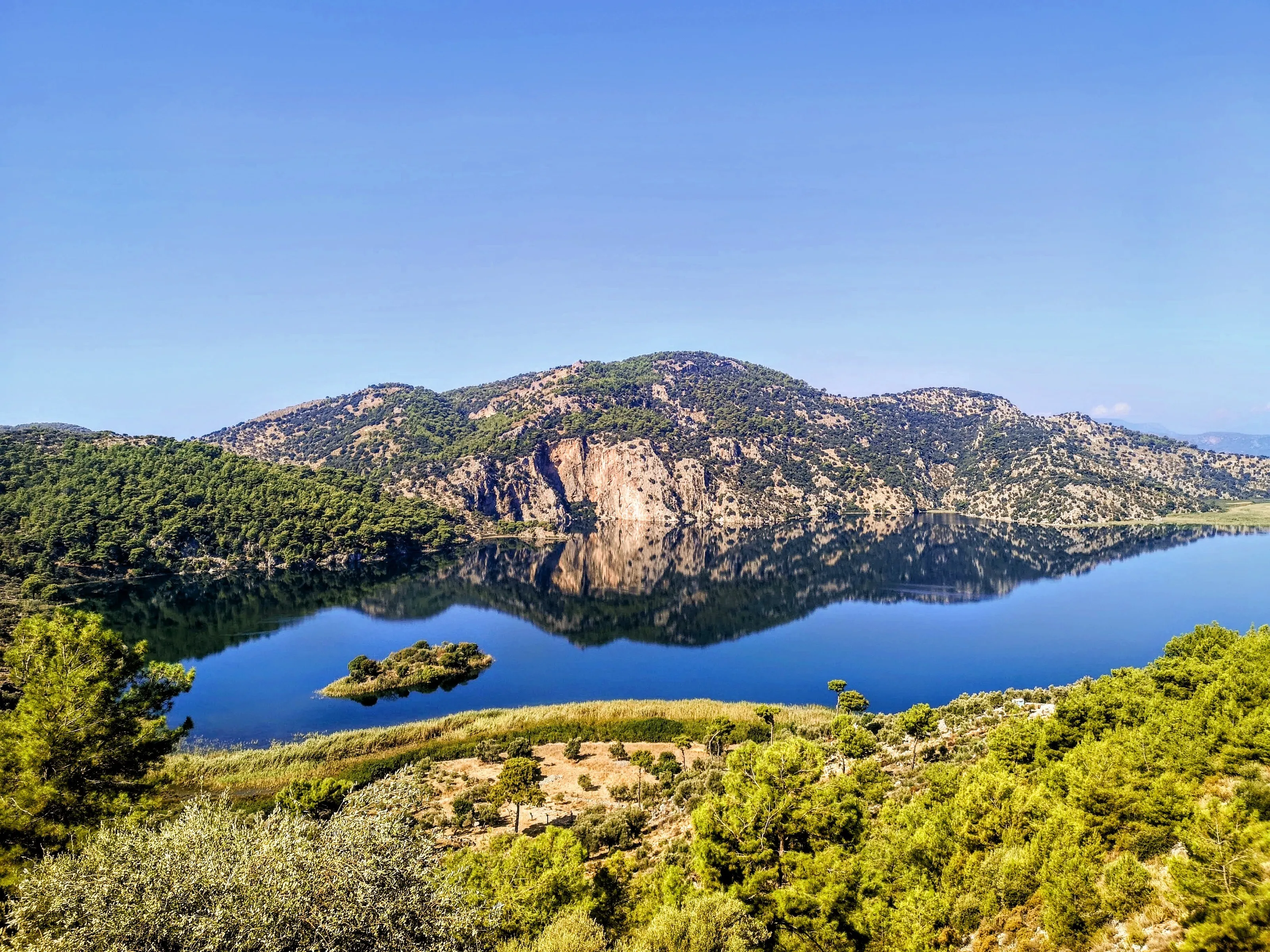 Lake of piece