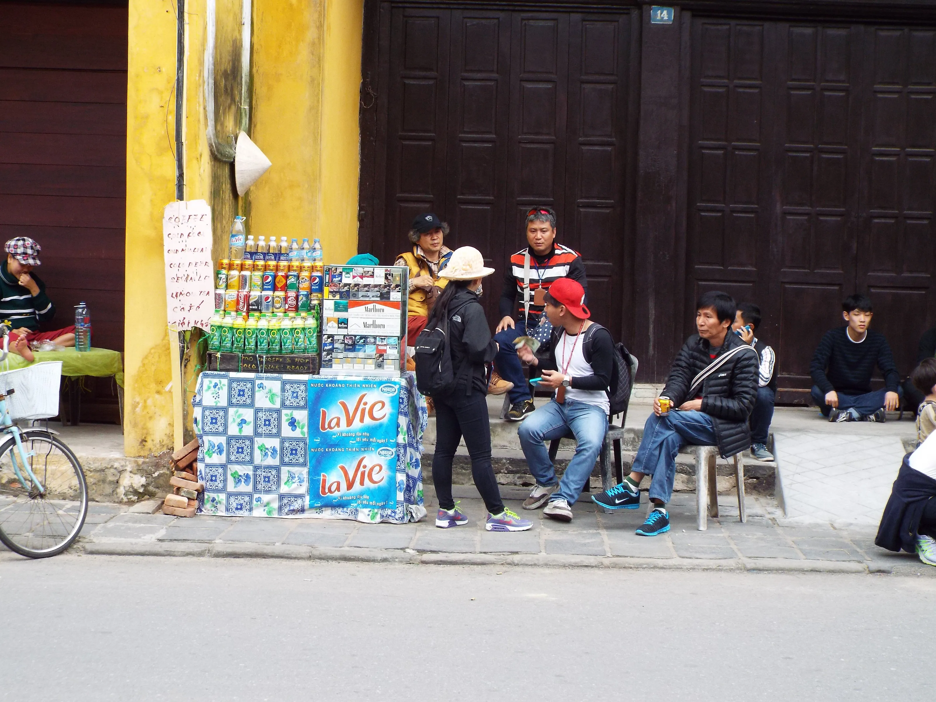 Street life in Hoi An