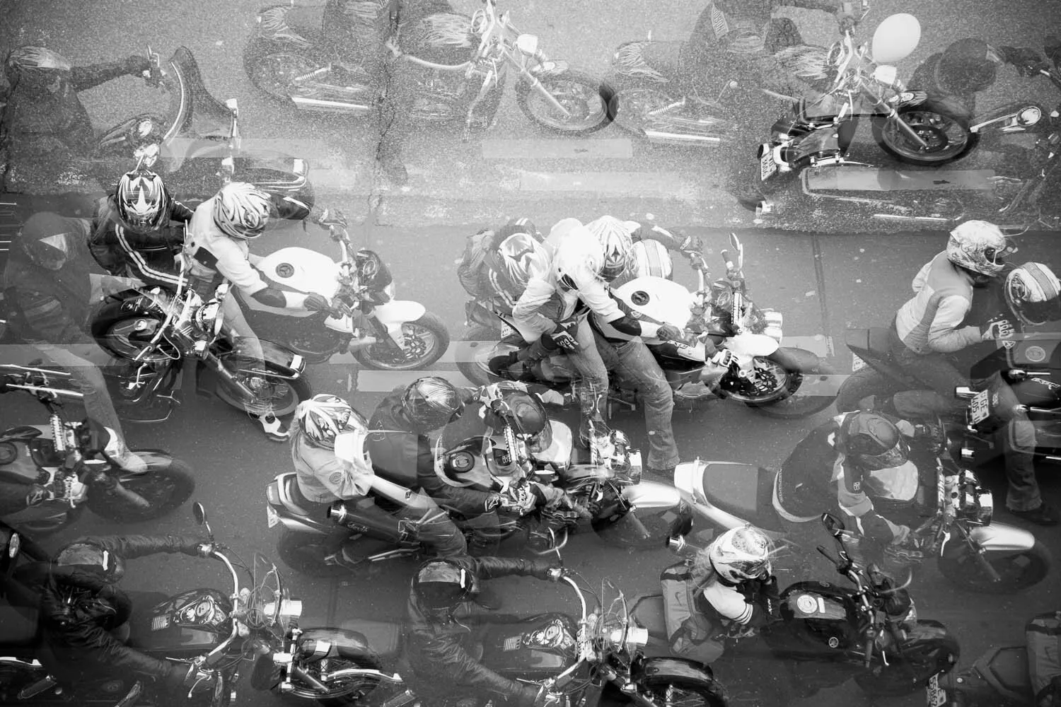 Motos