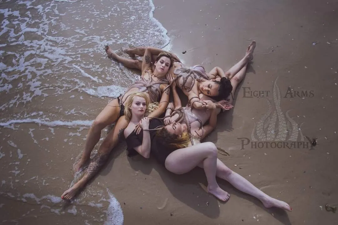 Octopus girls