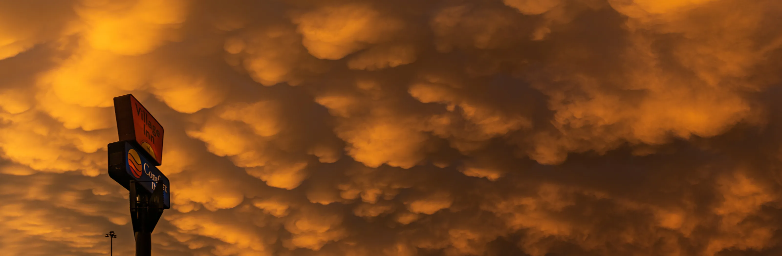 Dramatic Sunset Mammatus Display