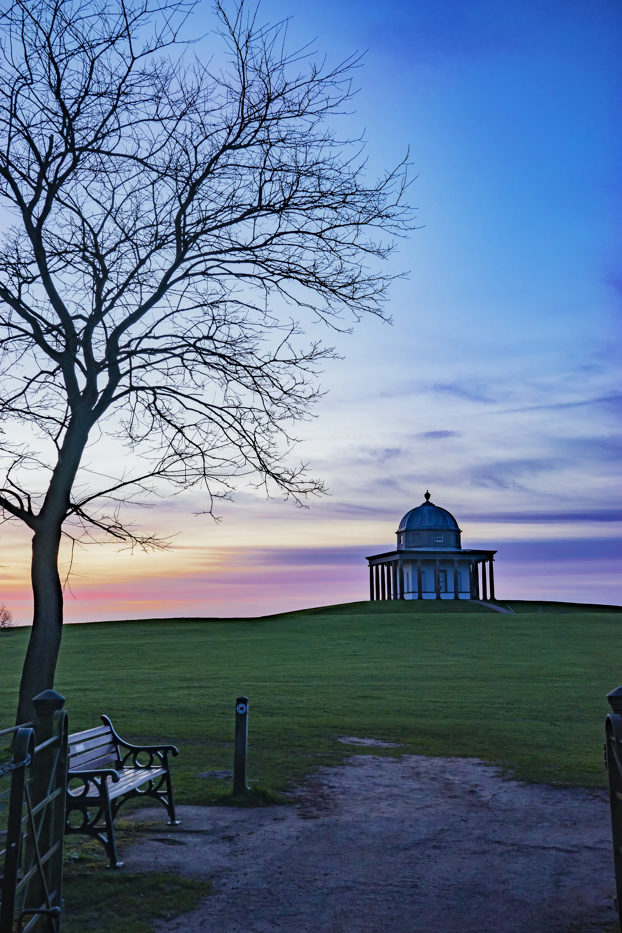 Sun sets on the Temple of Minerva