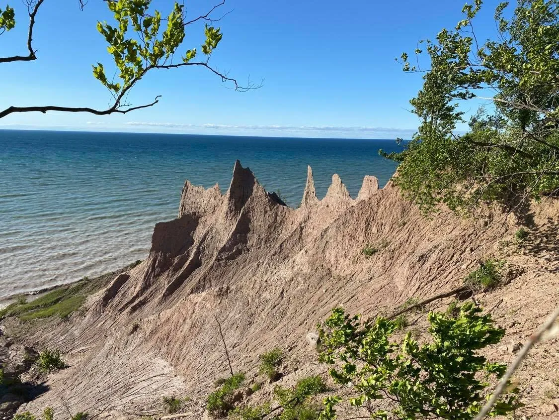 Chimney Bluffs State Park