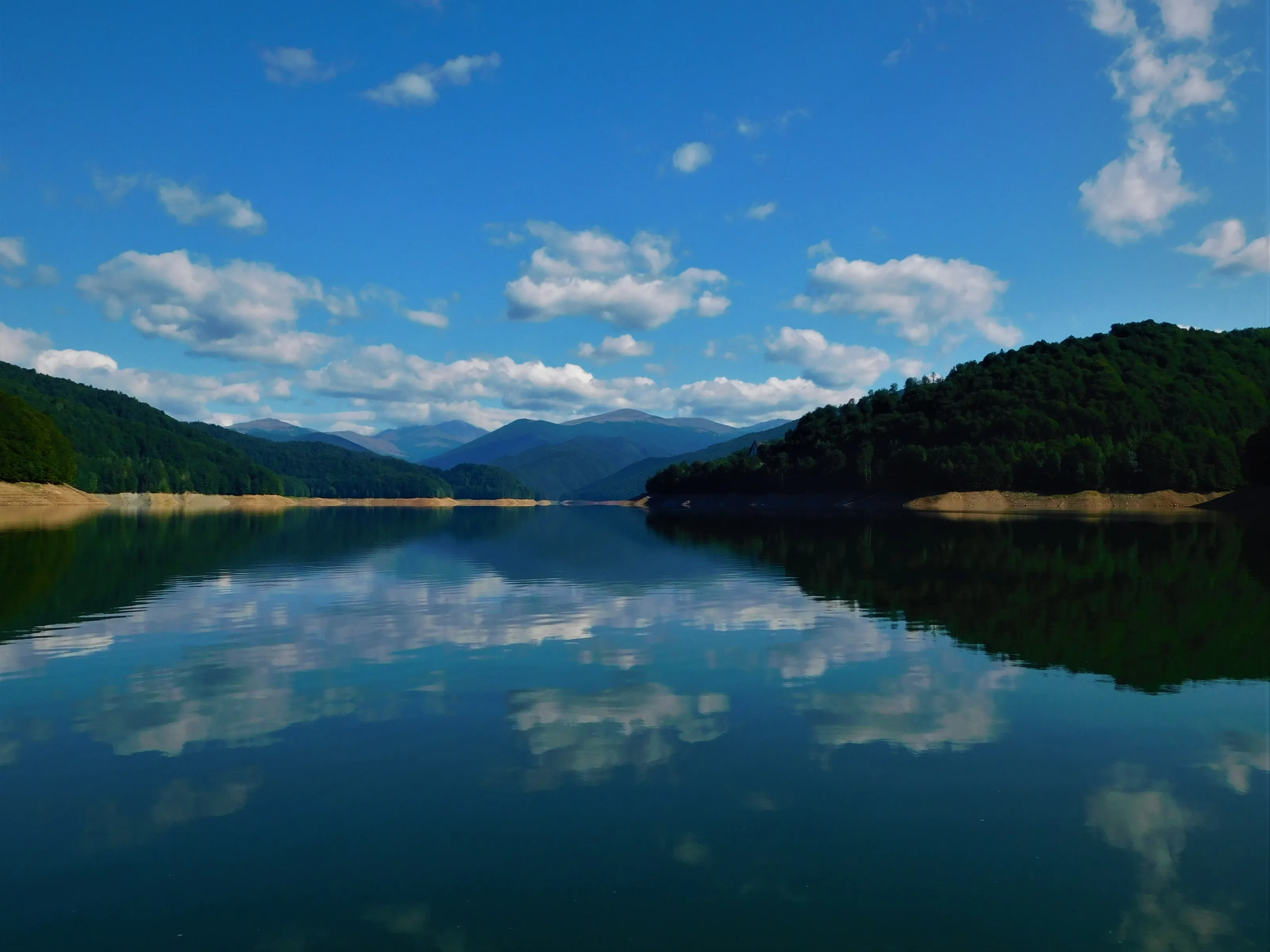 Lake Vidraru