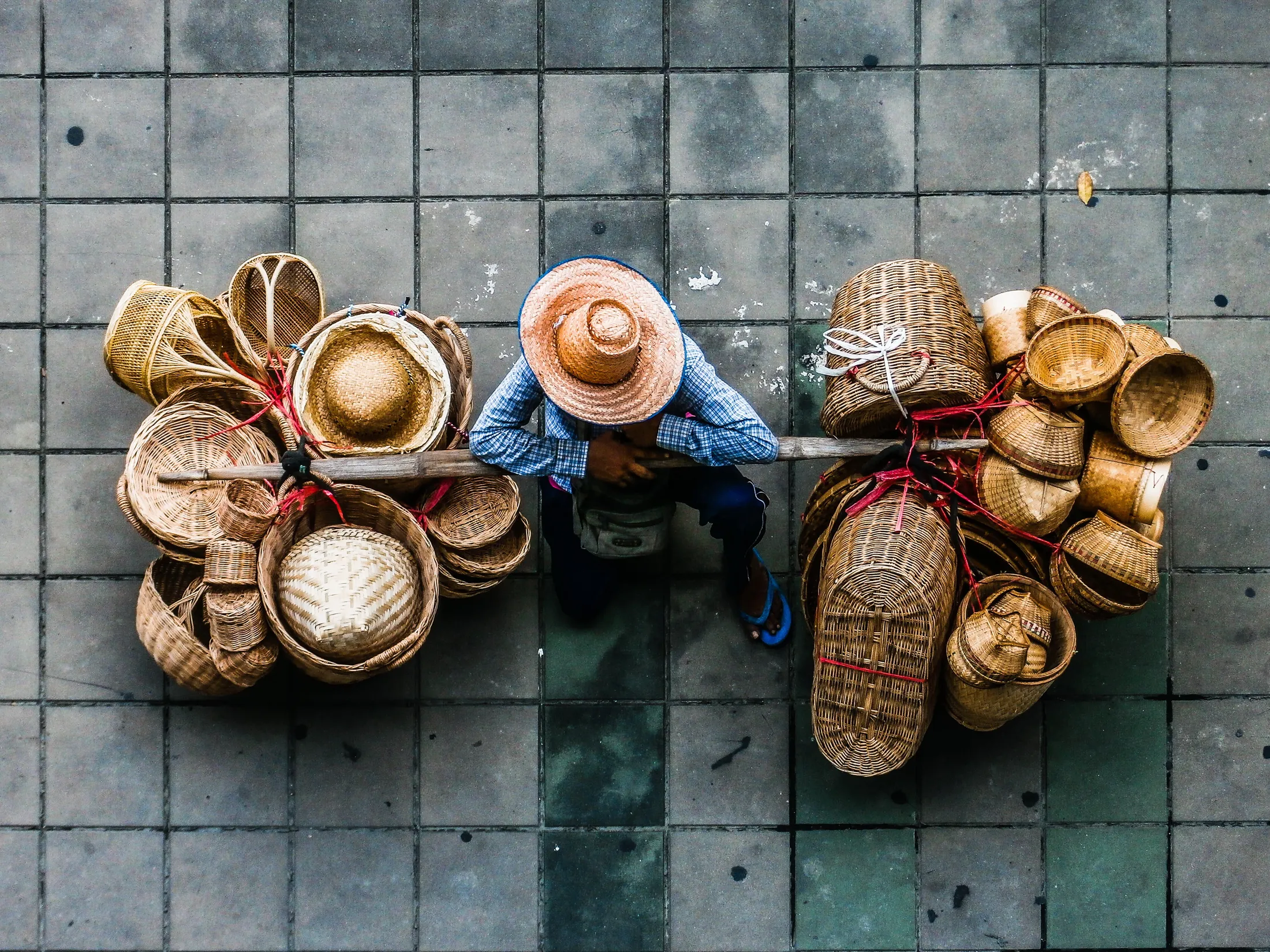Basket seller