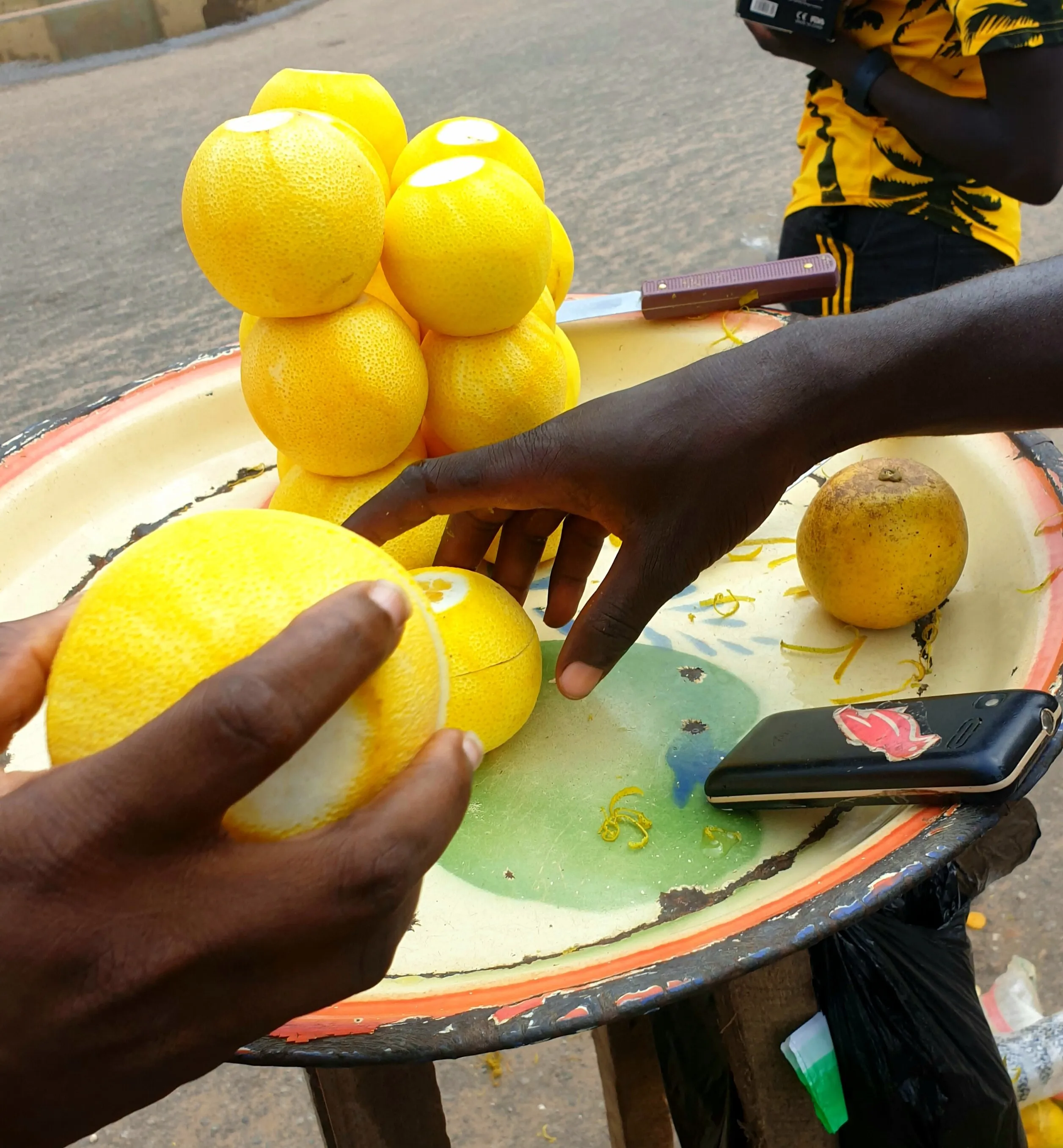 Bright Yellow Orgnfes