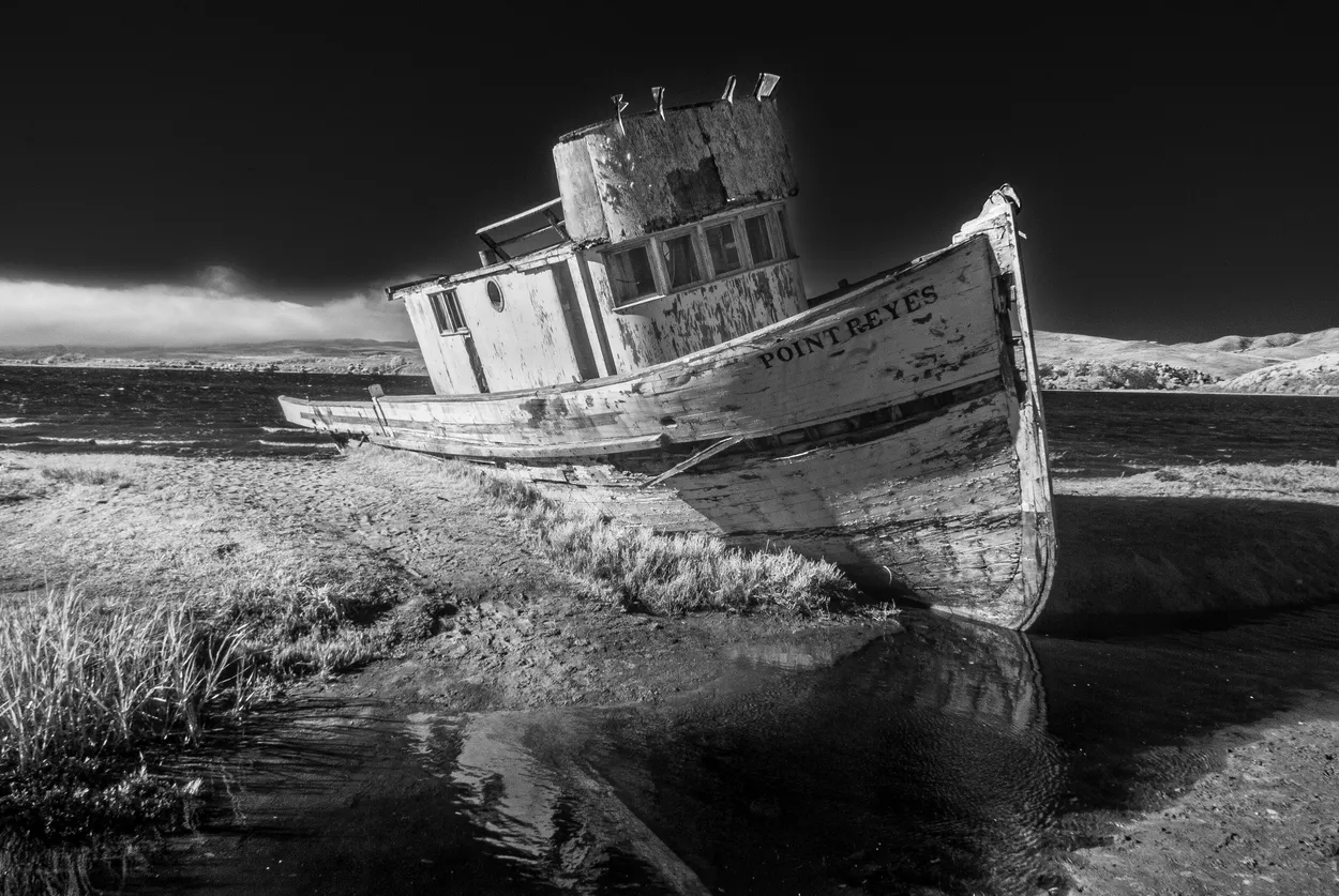 Stranded Boats in Black and White - transport photo contest ...