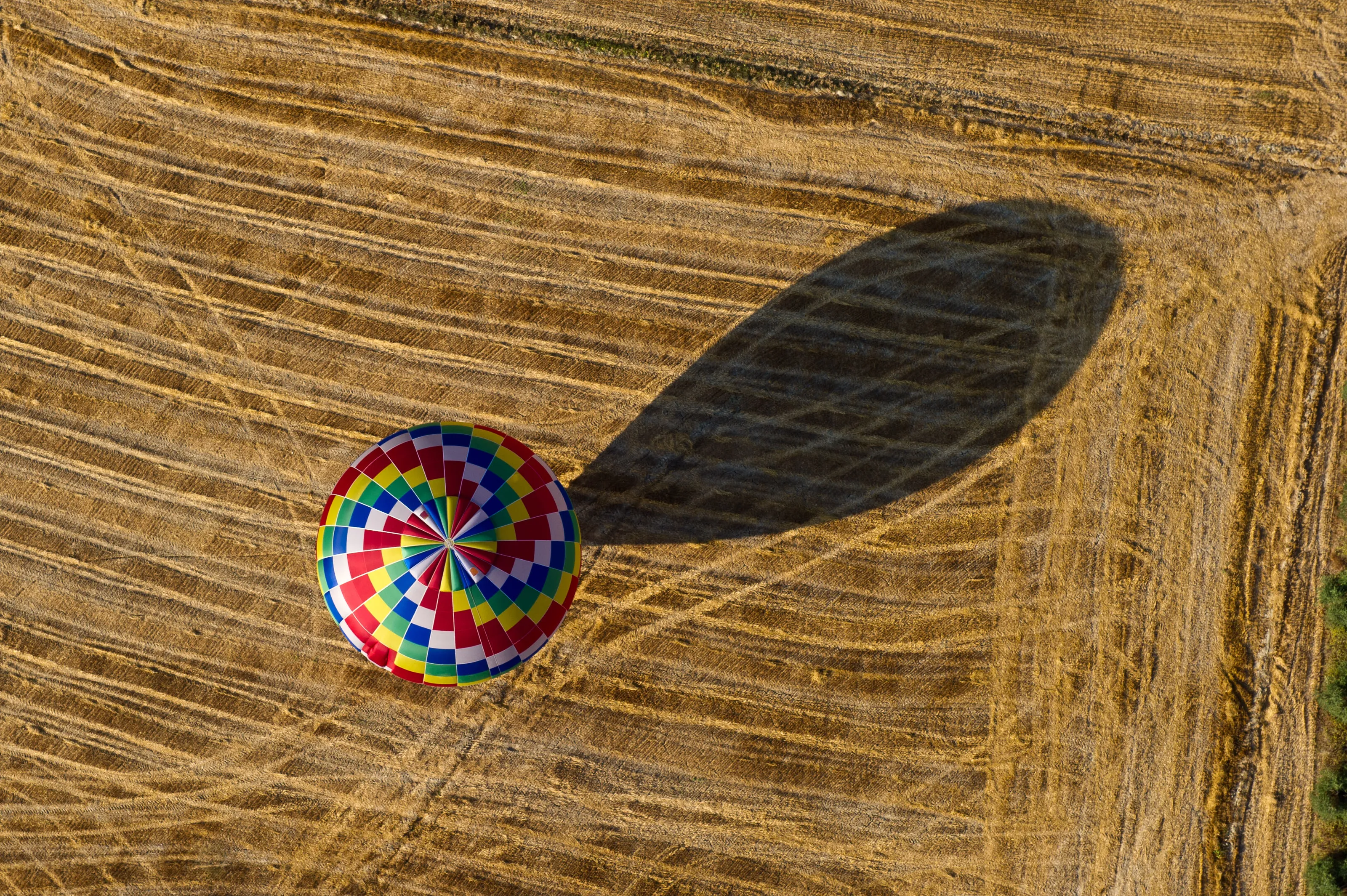 "Zigzag" hot-air balloon from above