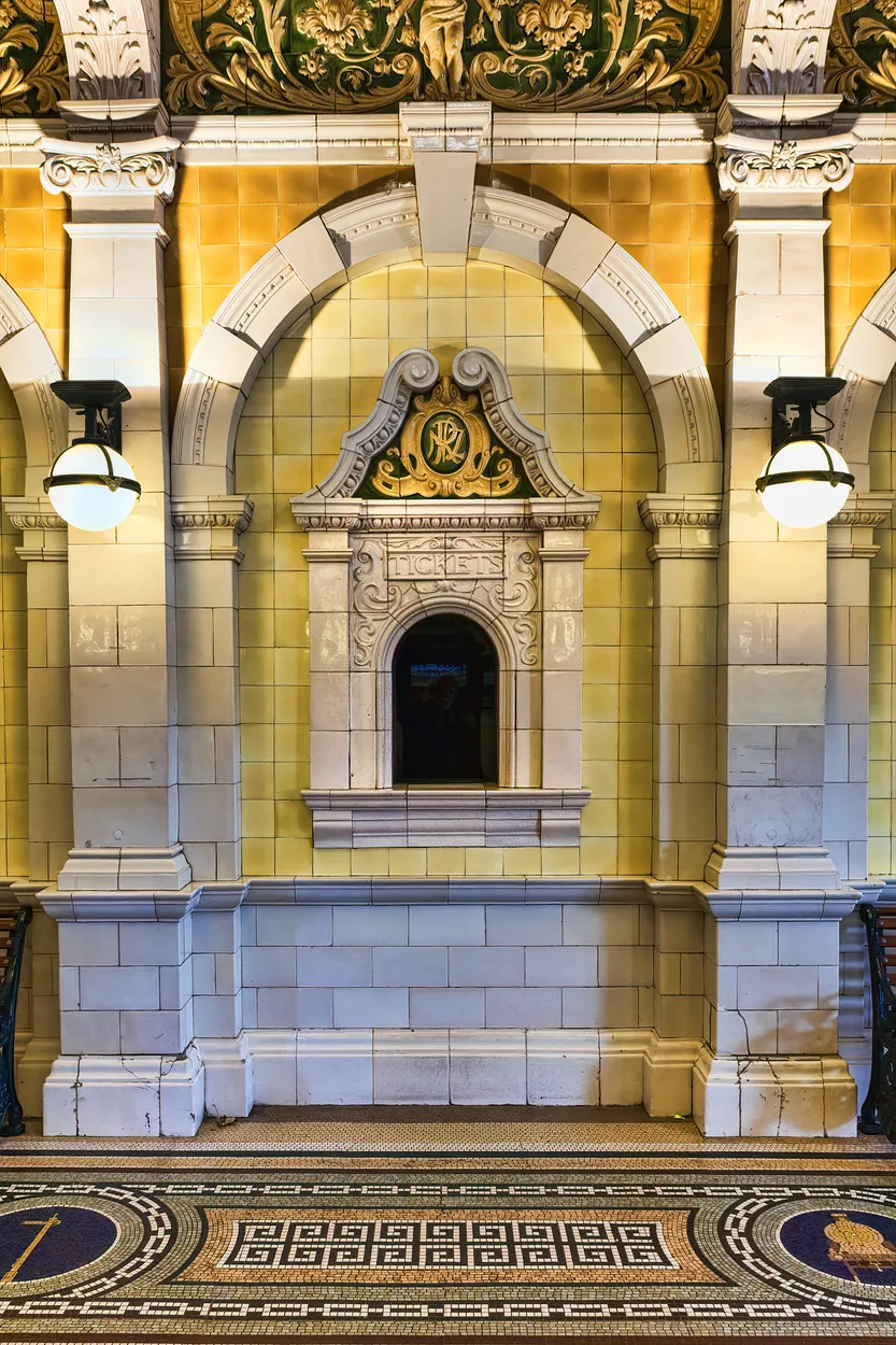 Entry 12222844