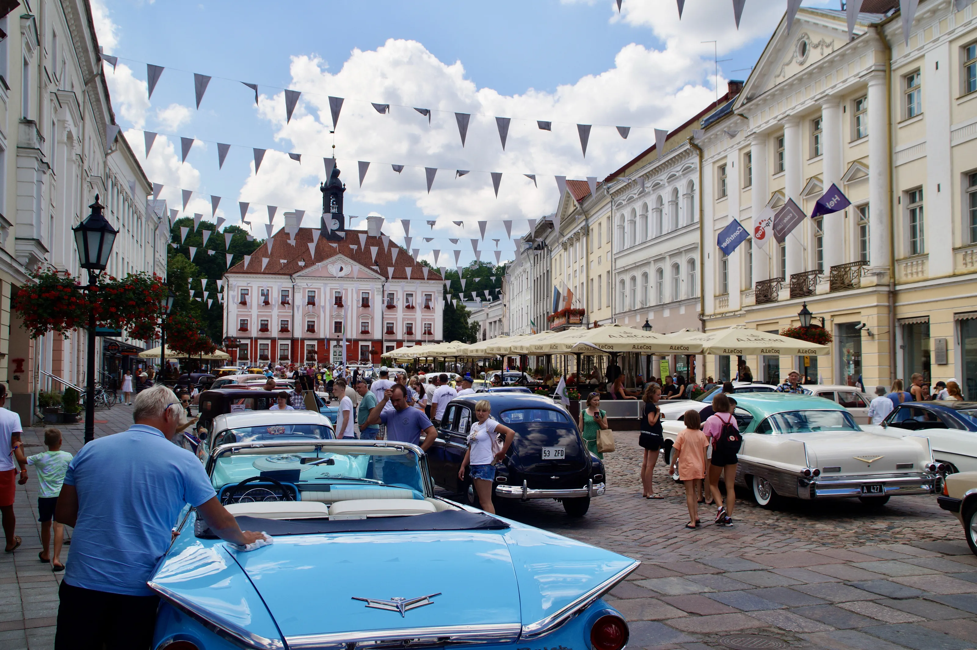 Vintage car show in Tartu