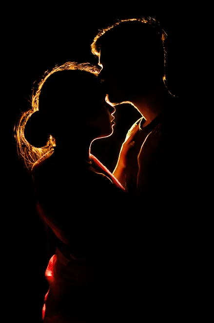 Kissing Silhouette