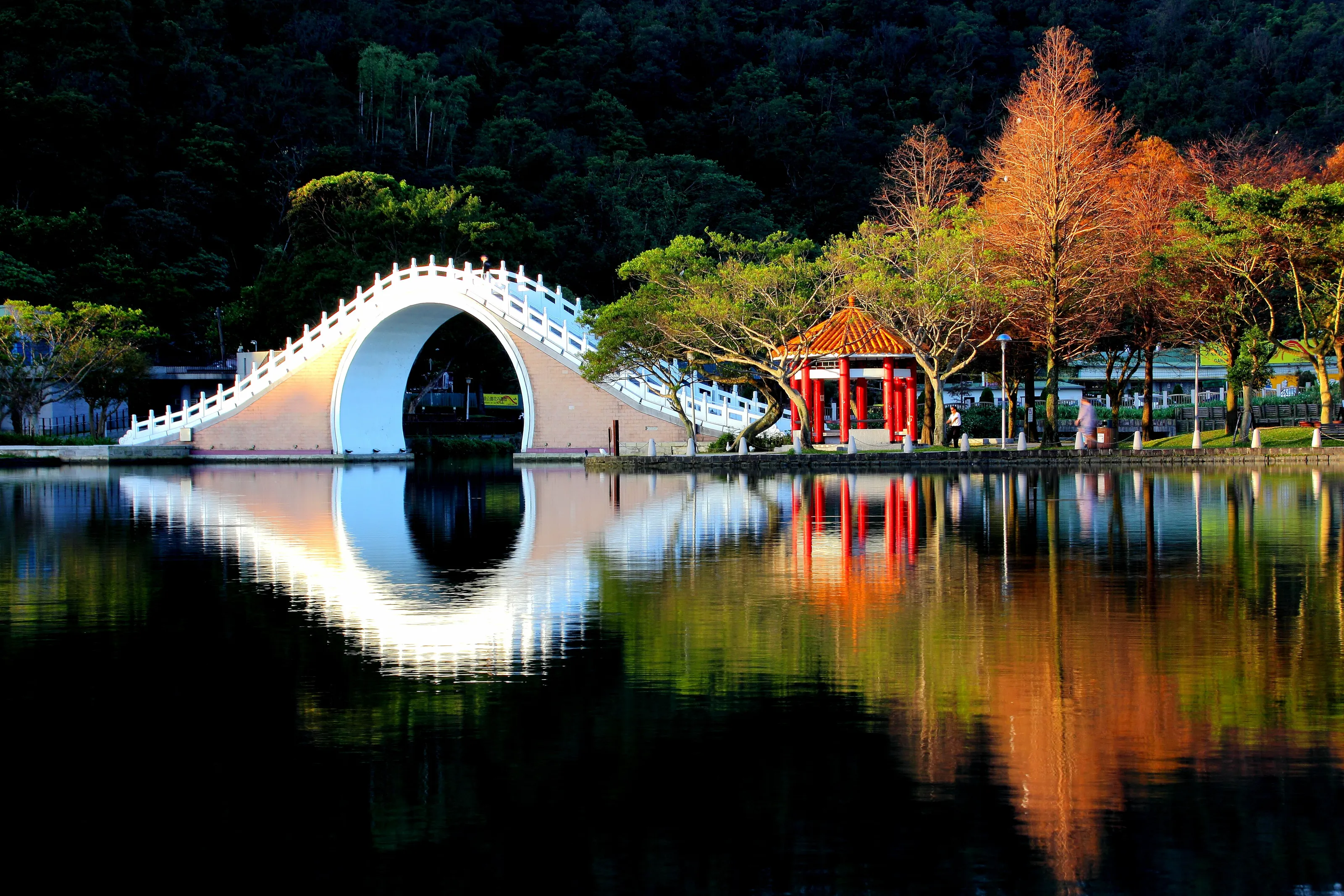 WHITE ARCH BRIDGE WITH REFLECTION IN LAKE