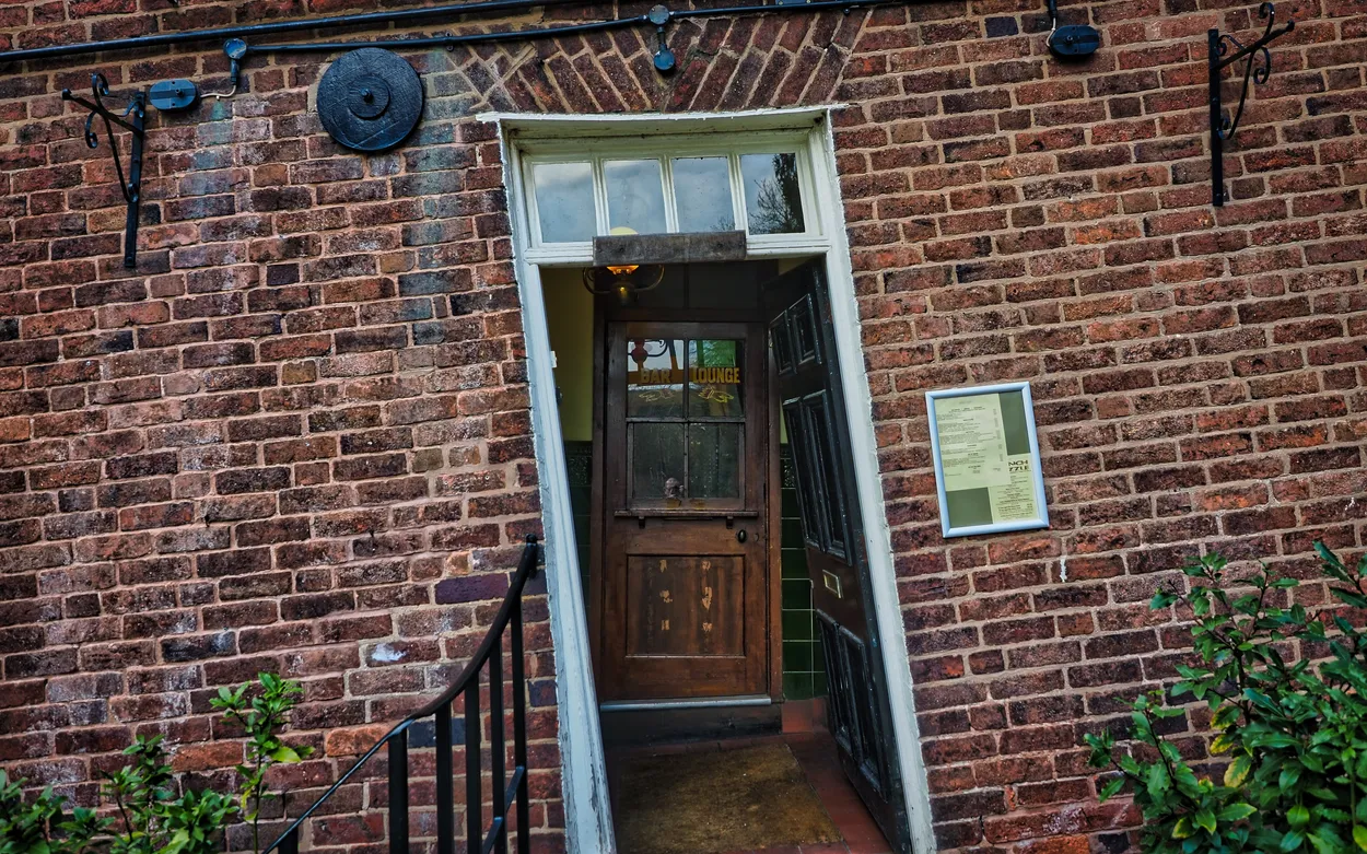 Entry 17913113