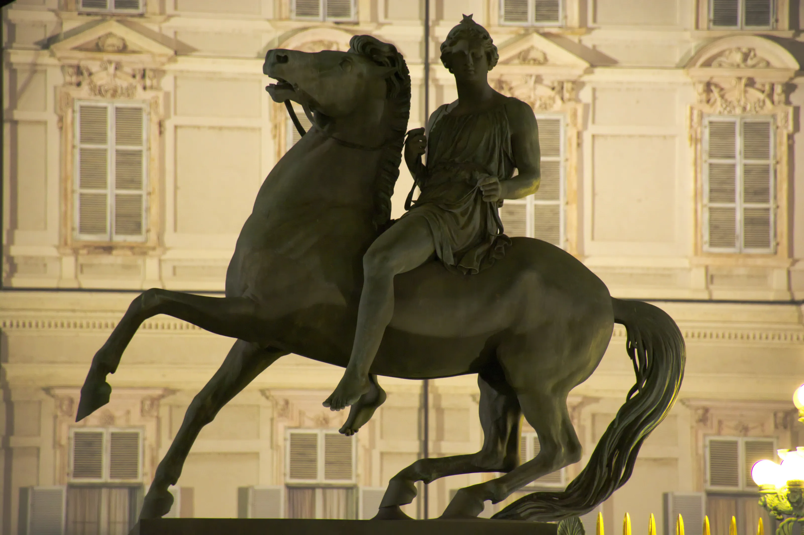 Pollux, Royal Palace