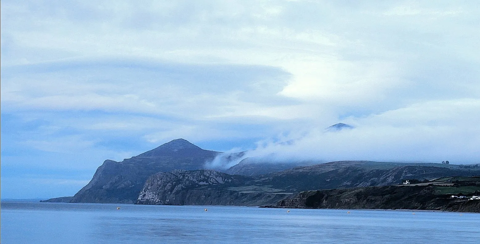 Mist over Yr Eifl