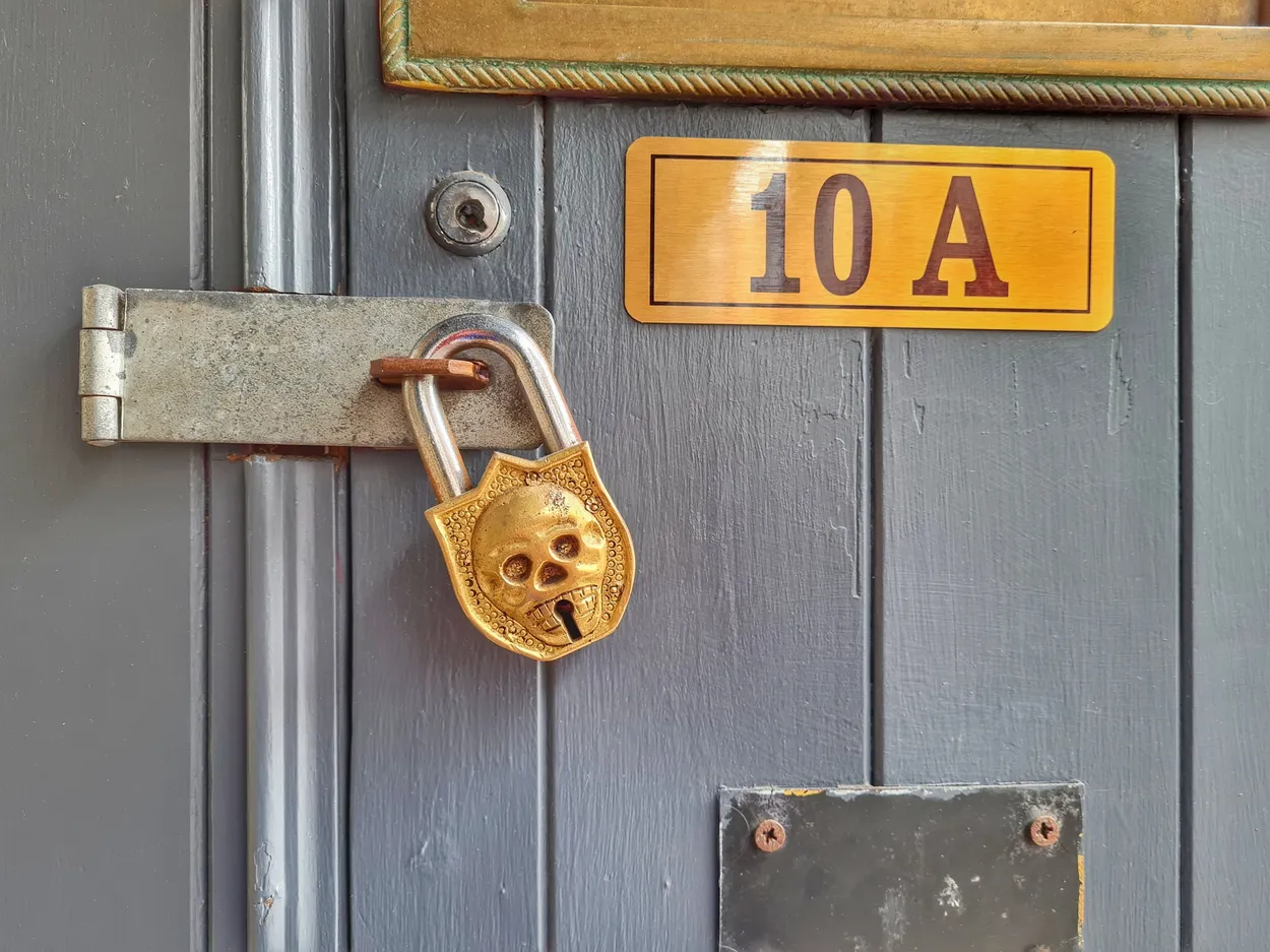 Entry 14060449