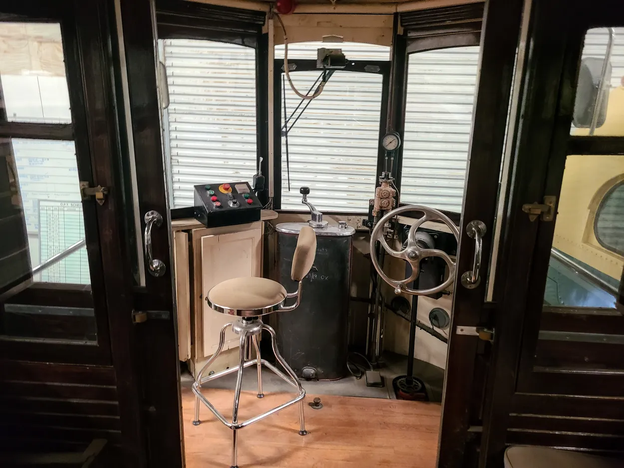Entry 21106095