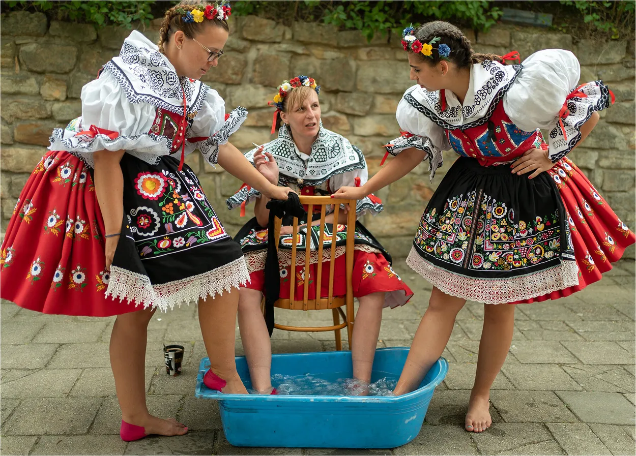 Taking a Break, going to dance again...