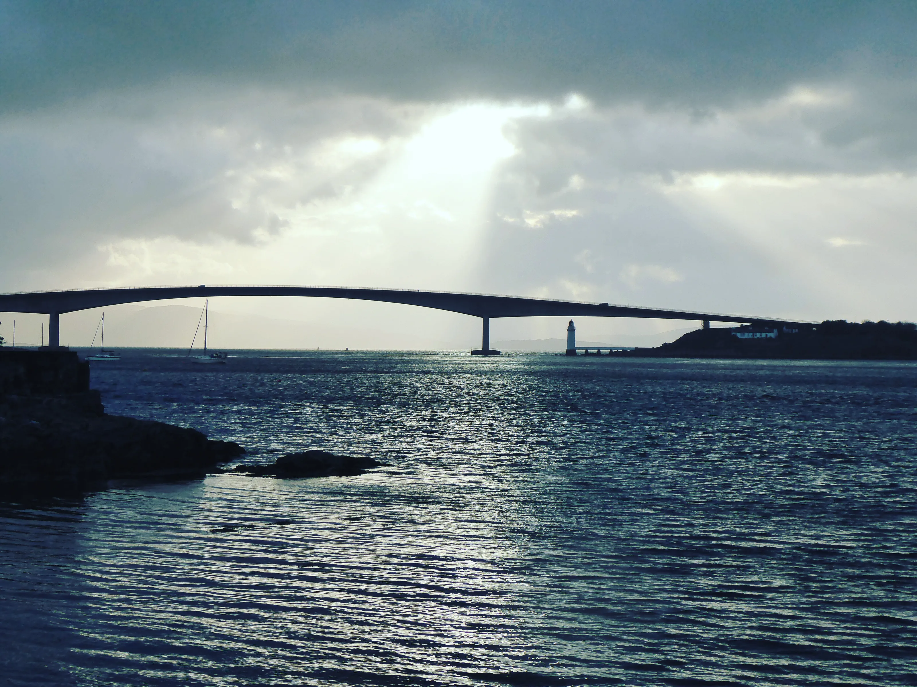 Over the sea to Skye