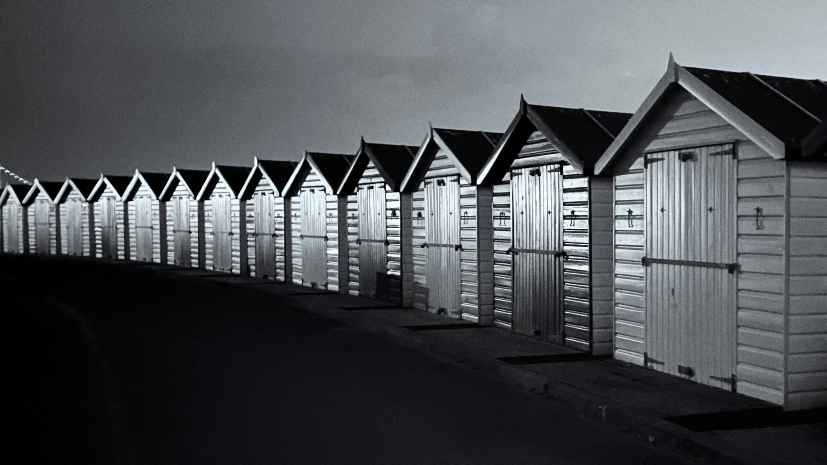 Beach Hut Noir