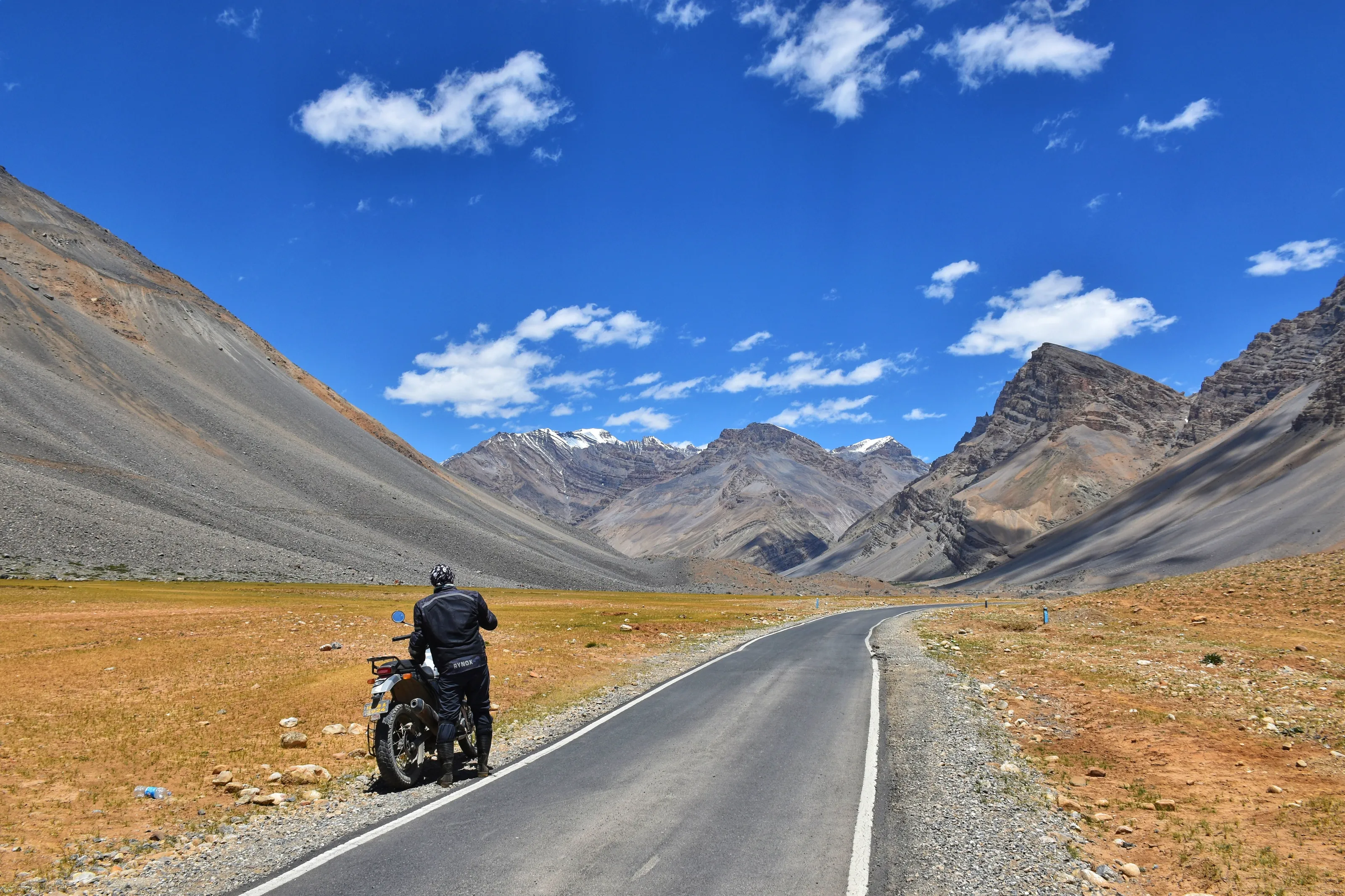 Picturesque road amongst beautiful mountains