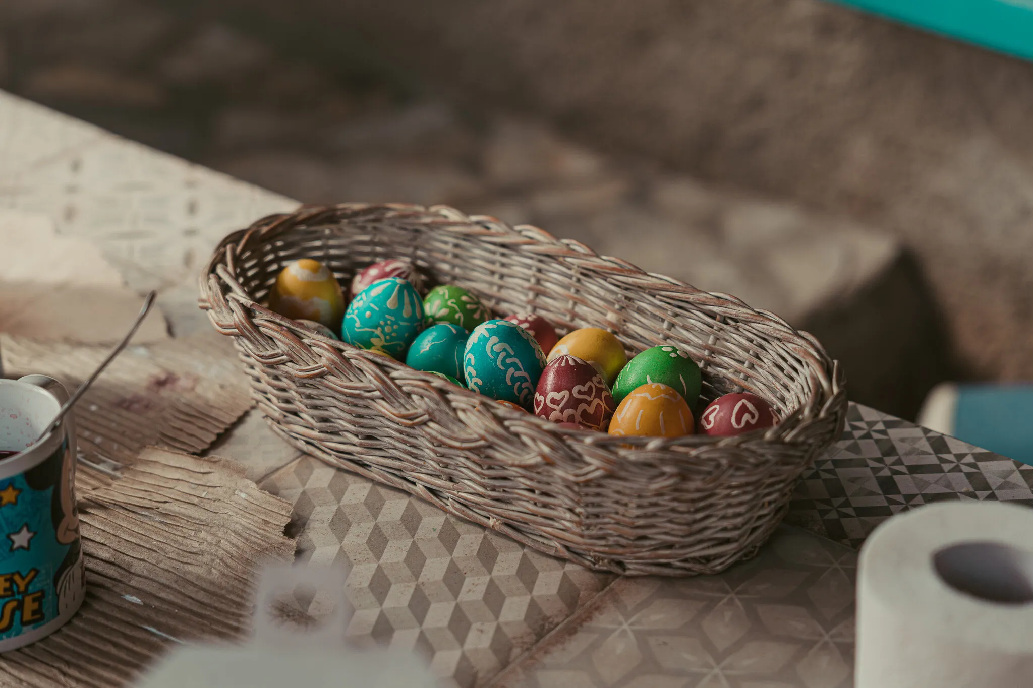 ,,Painting eggs"