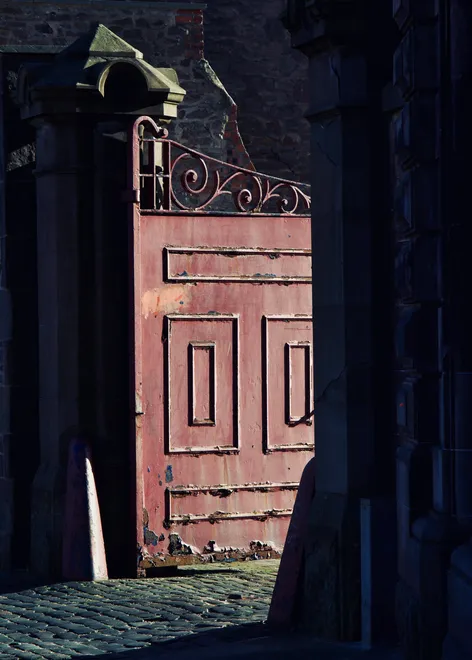 Red gate