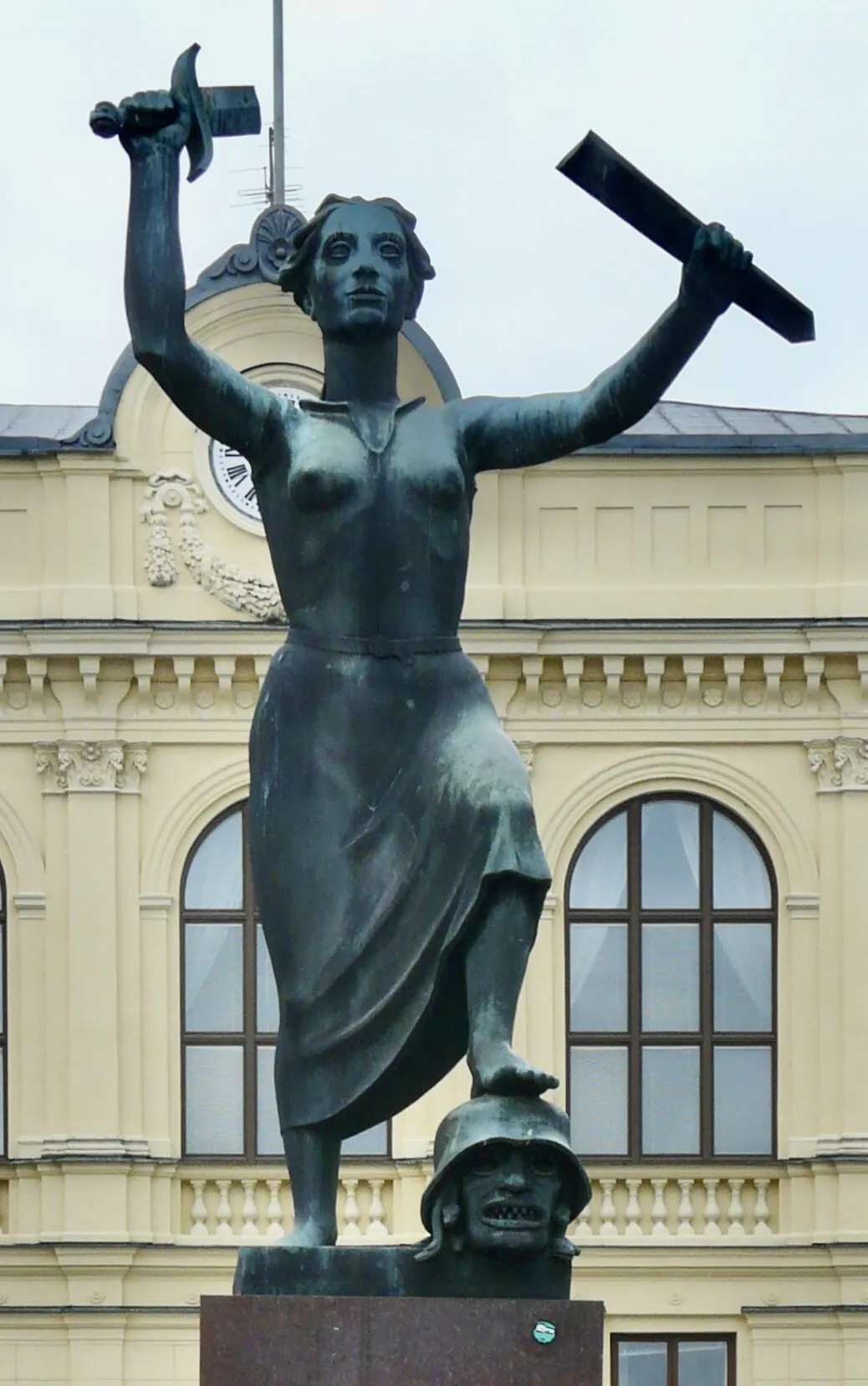 Peace monument in Karlstad, Sweden, stands on the main square and is created by Ivar Johnsson.