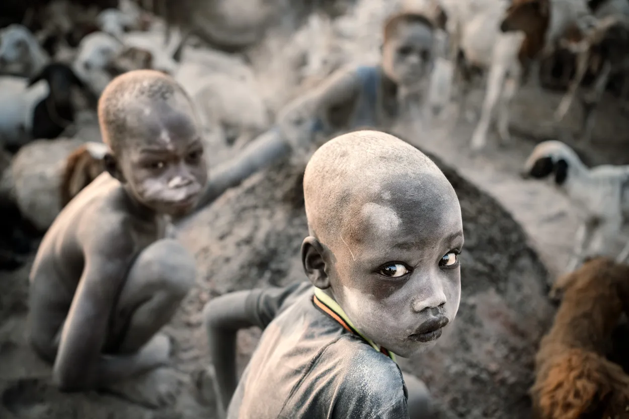Mundari children