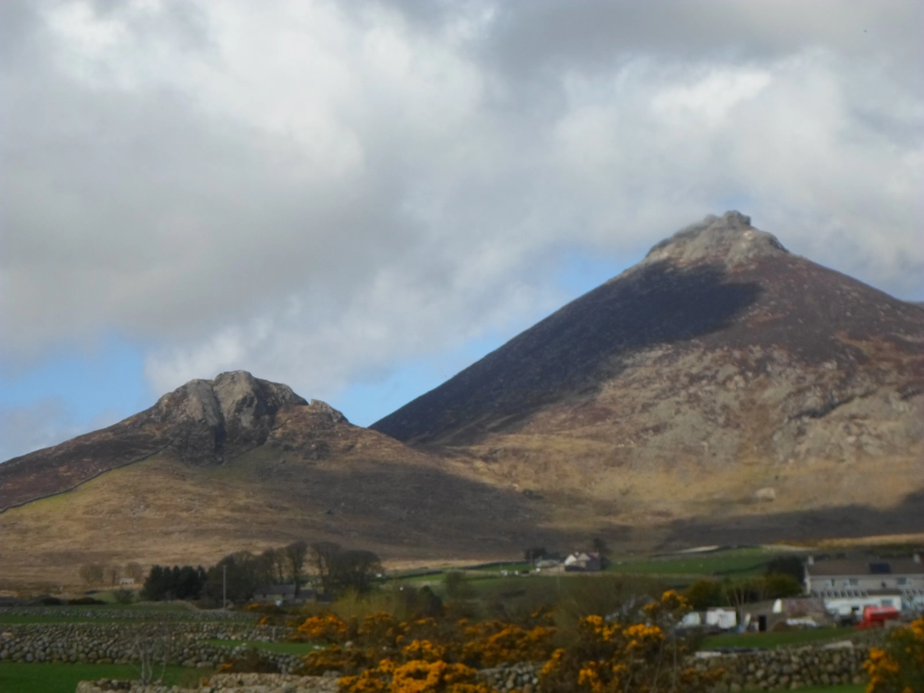 Binian Mountains