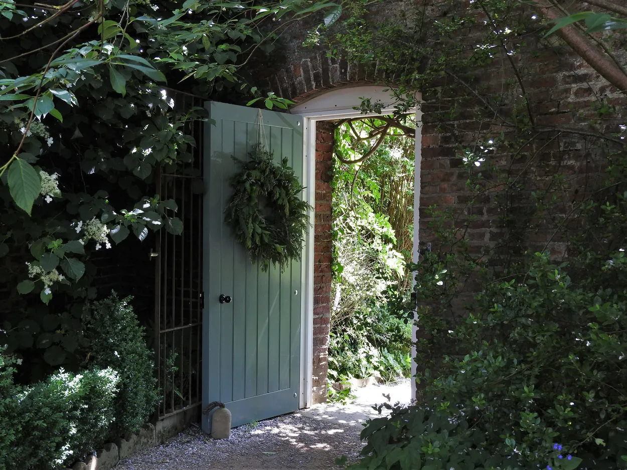 Entry 17014076