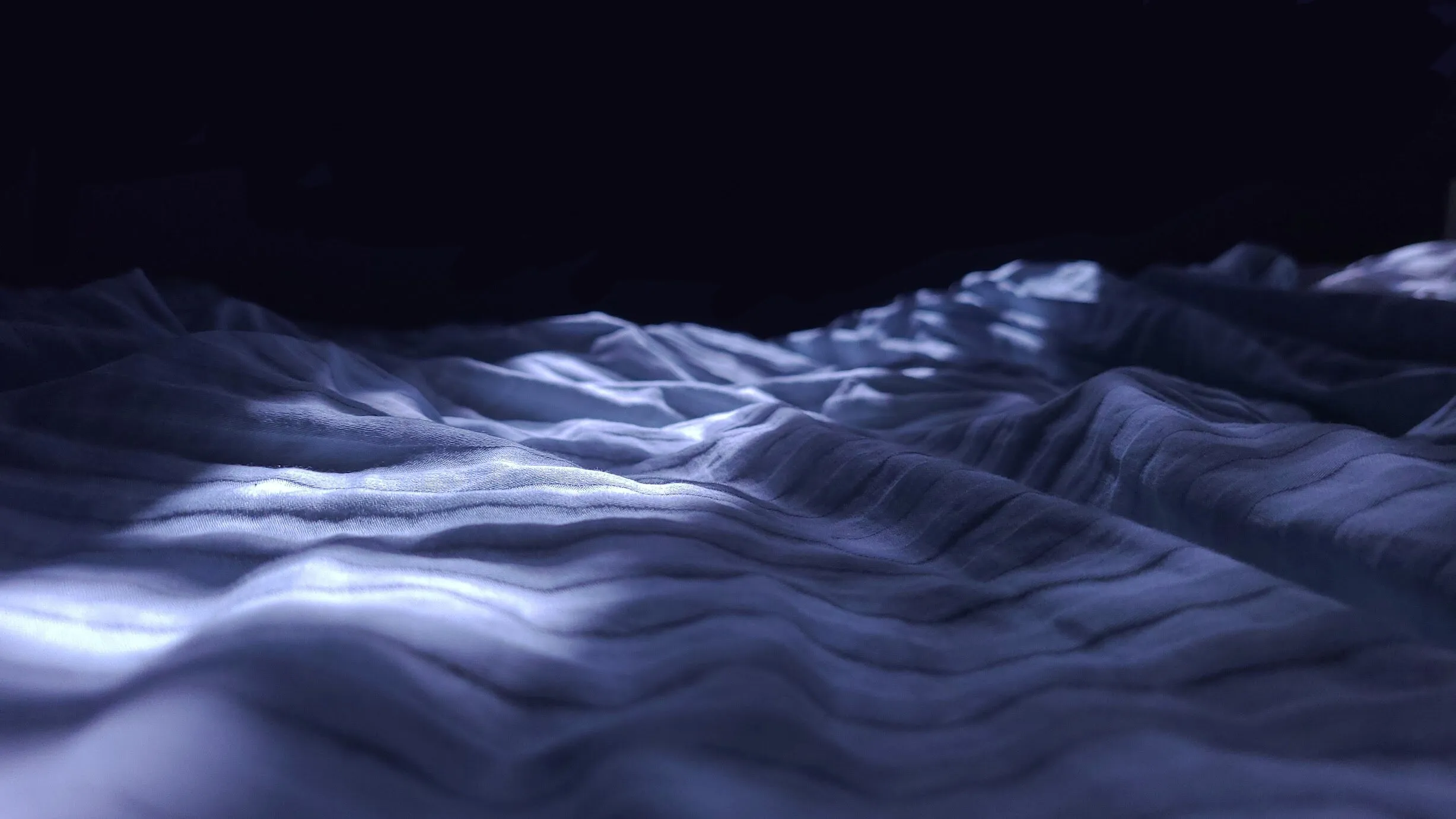 soft blanket, rigid edges