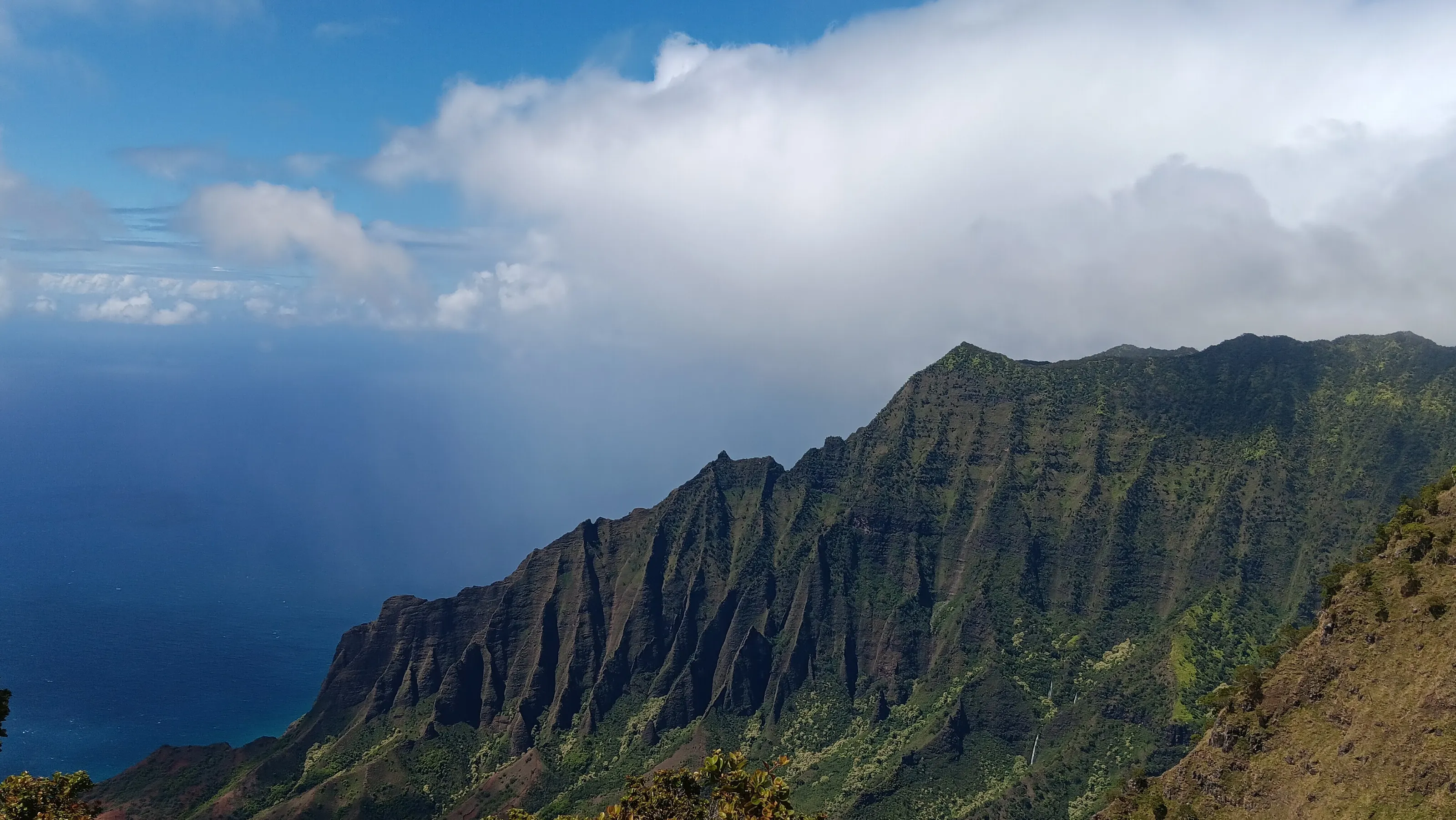 Hawaiian Mountain Ridge