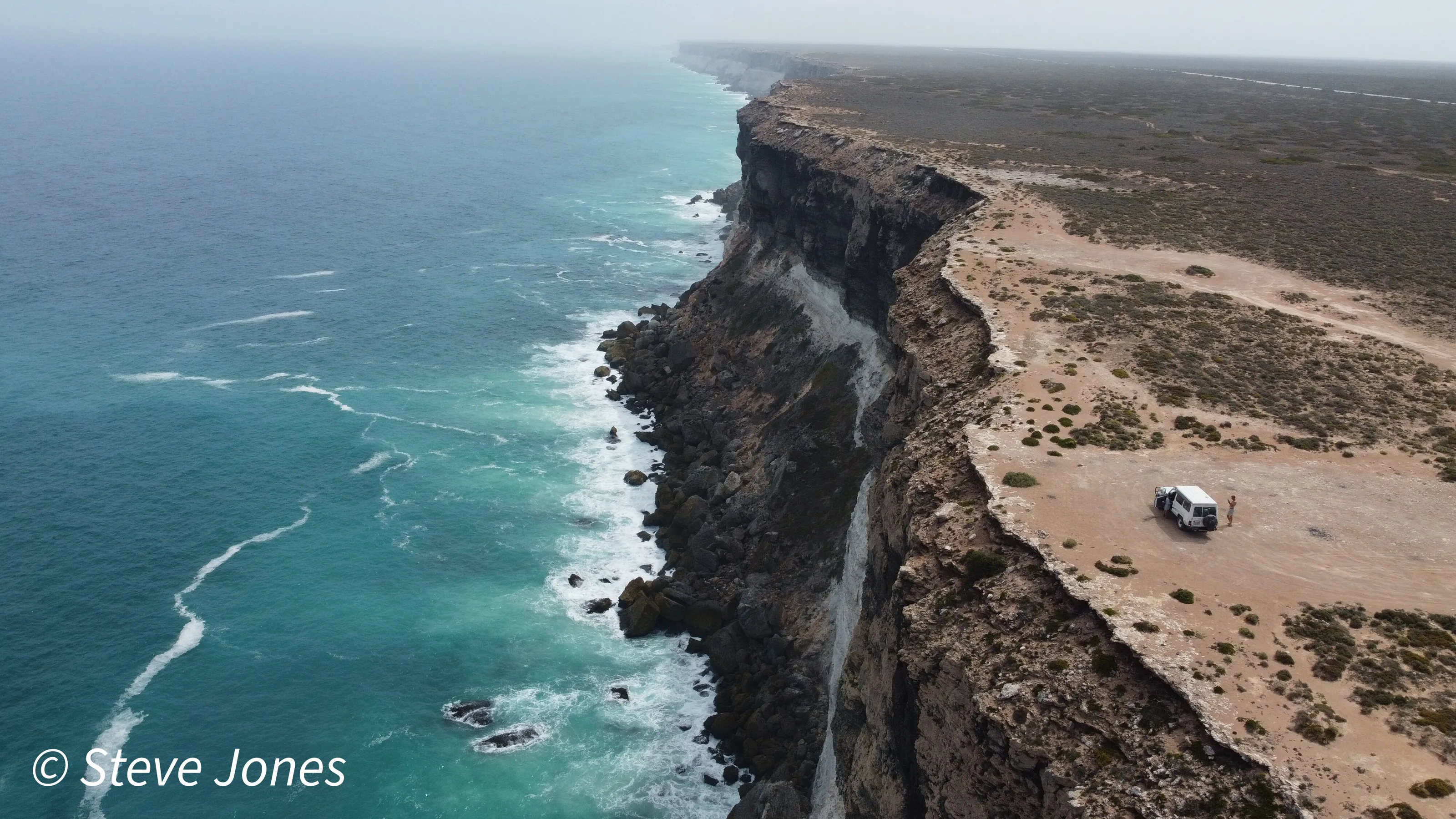 Cliff lookout over the ocean