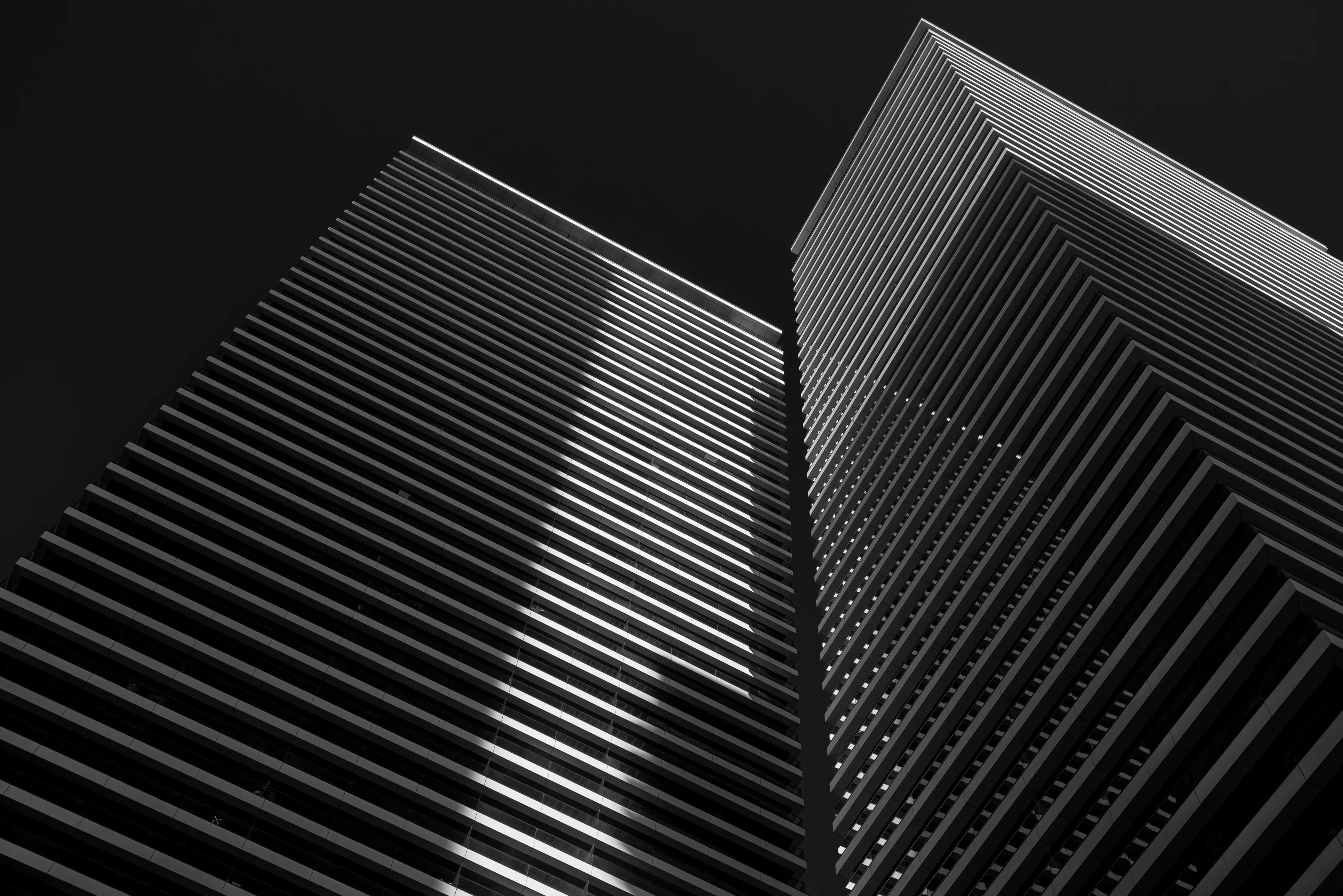 Wardian Apartments, Canary Wharf - high contrast