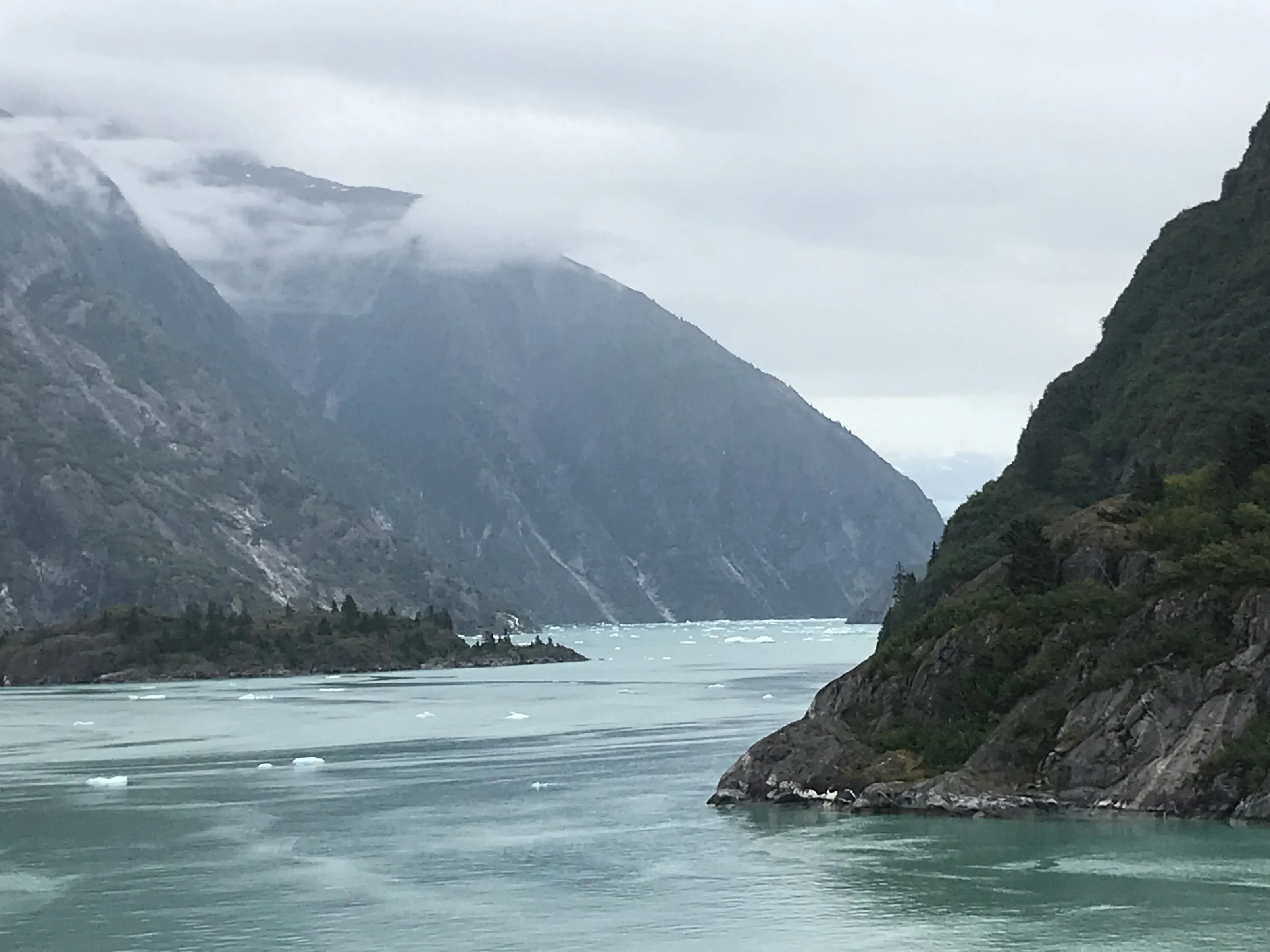 Majestic Alaskan Peaks: Glacial Serenity
