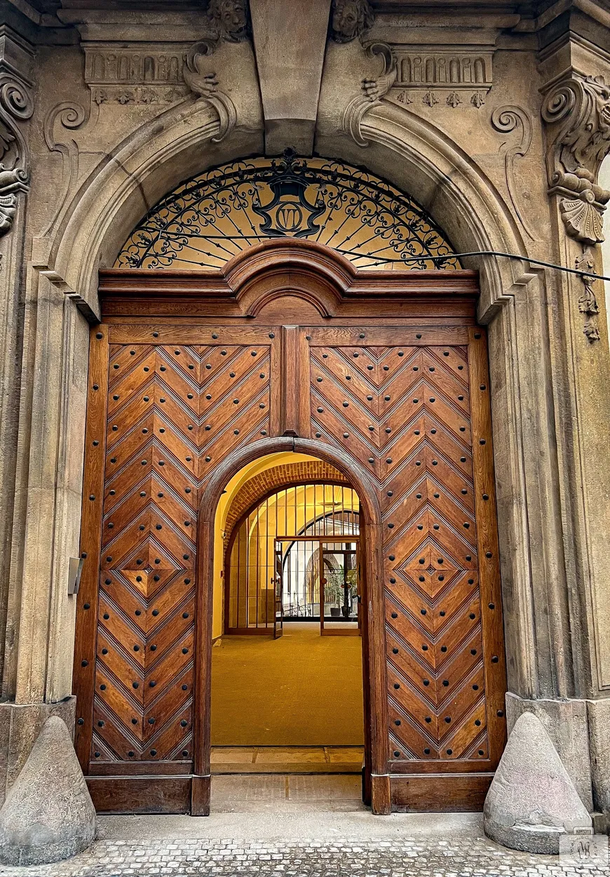 Entry 18314335