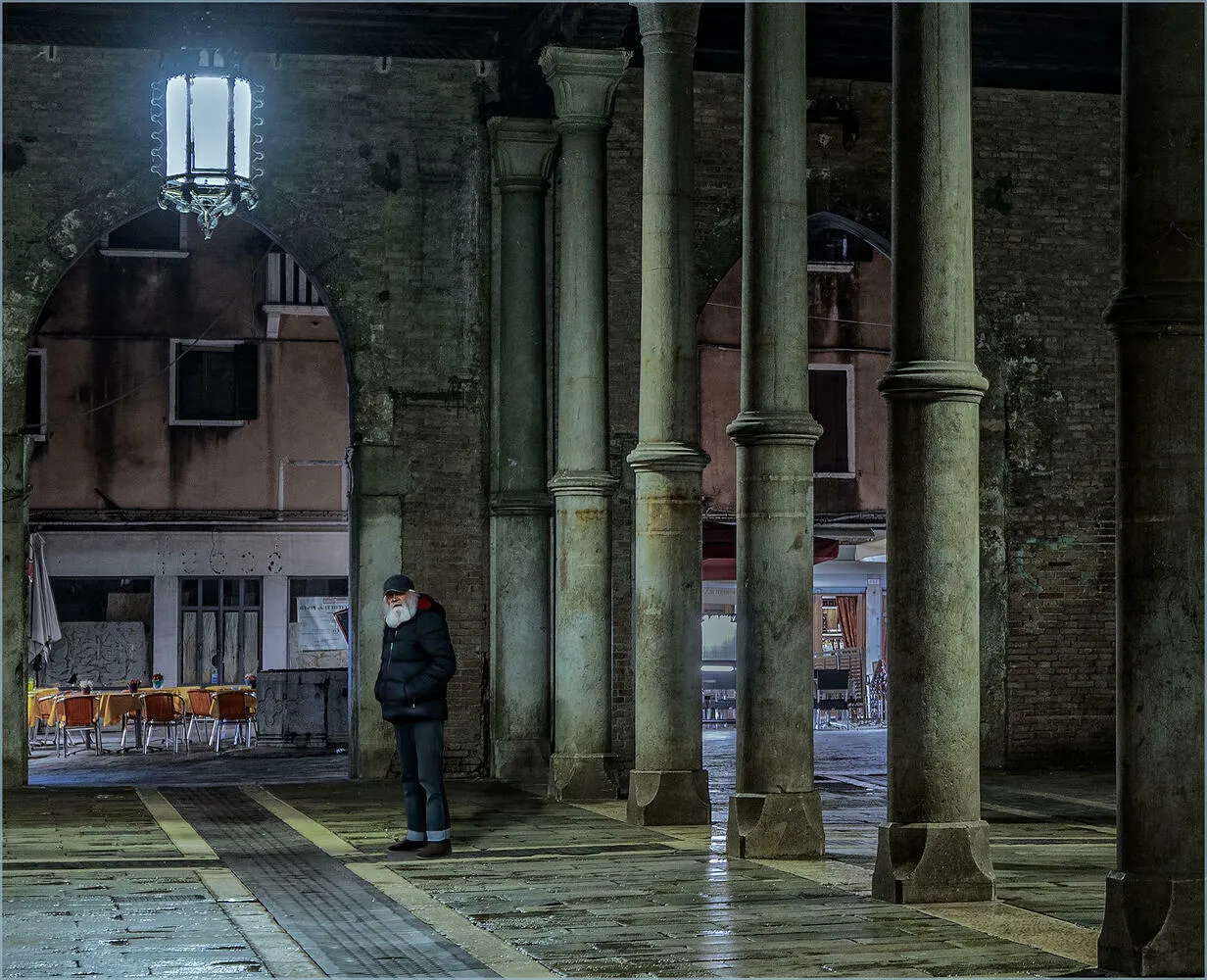 The old market in Venice at night