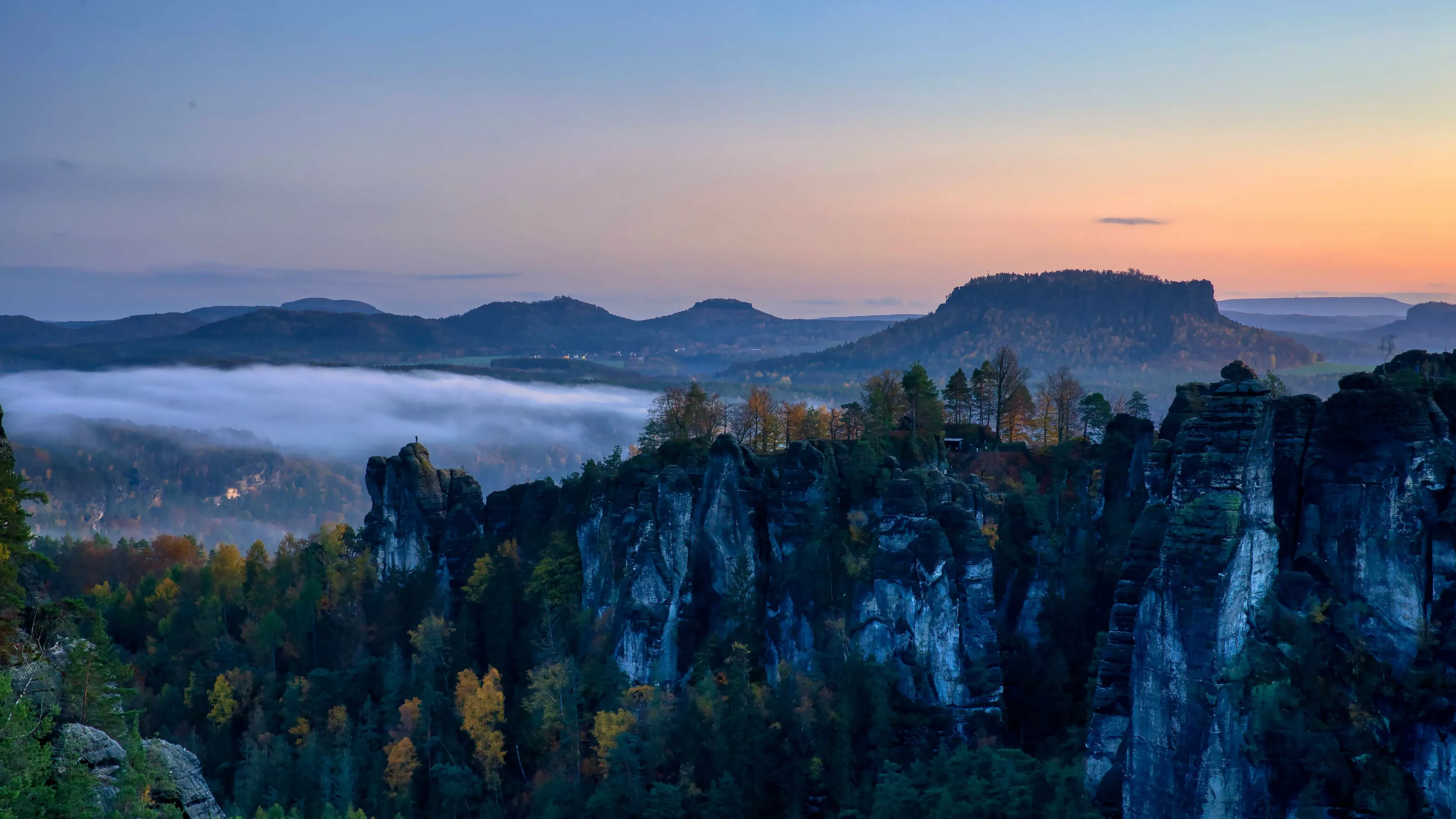 Lilienstein in der Abenddämmerung