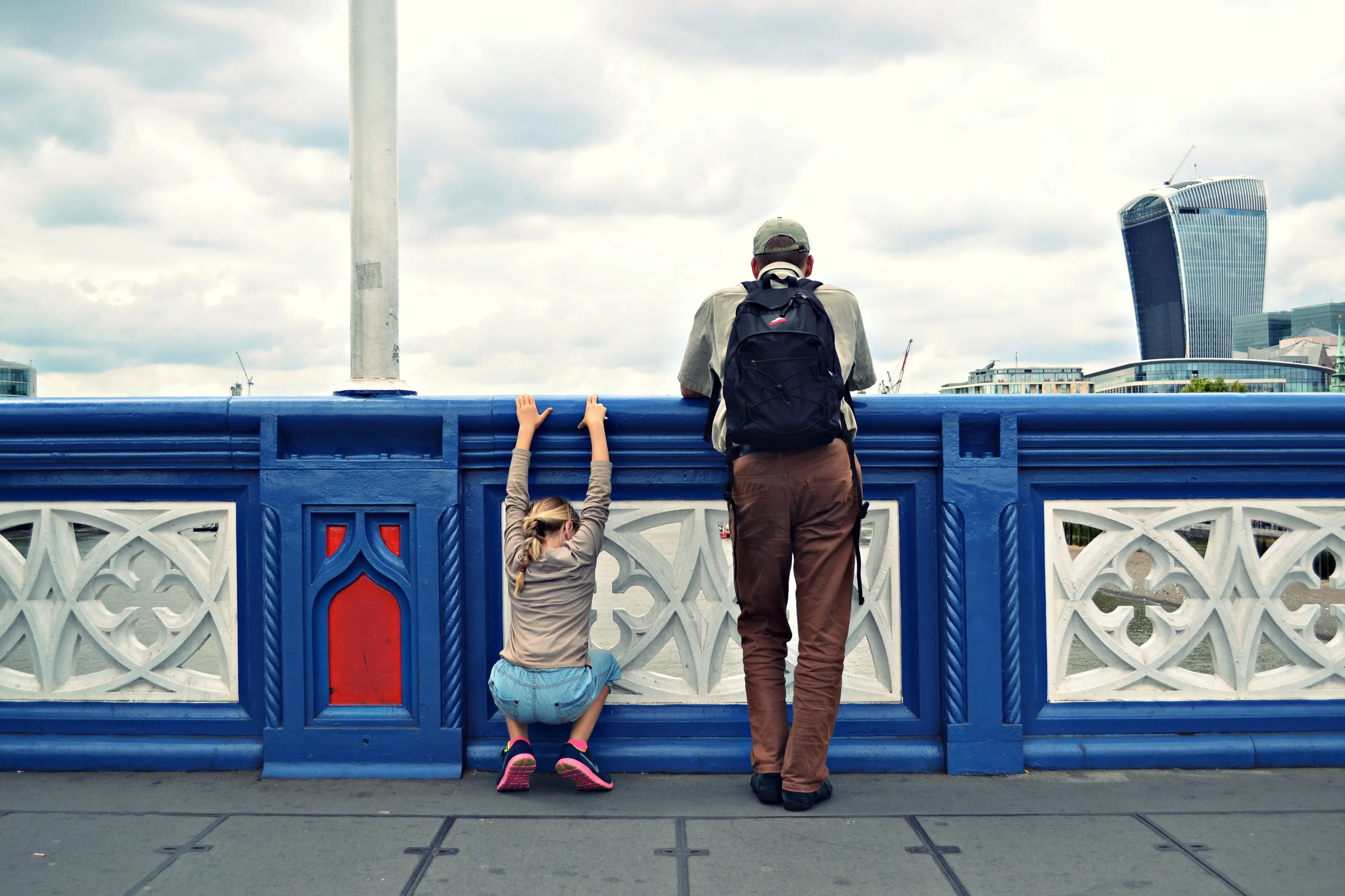 A Pause to Observe the Thames