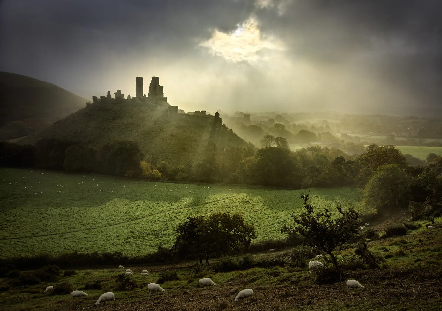 Drama and Fog at Corfe