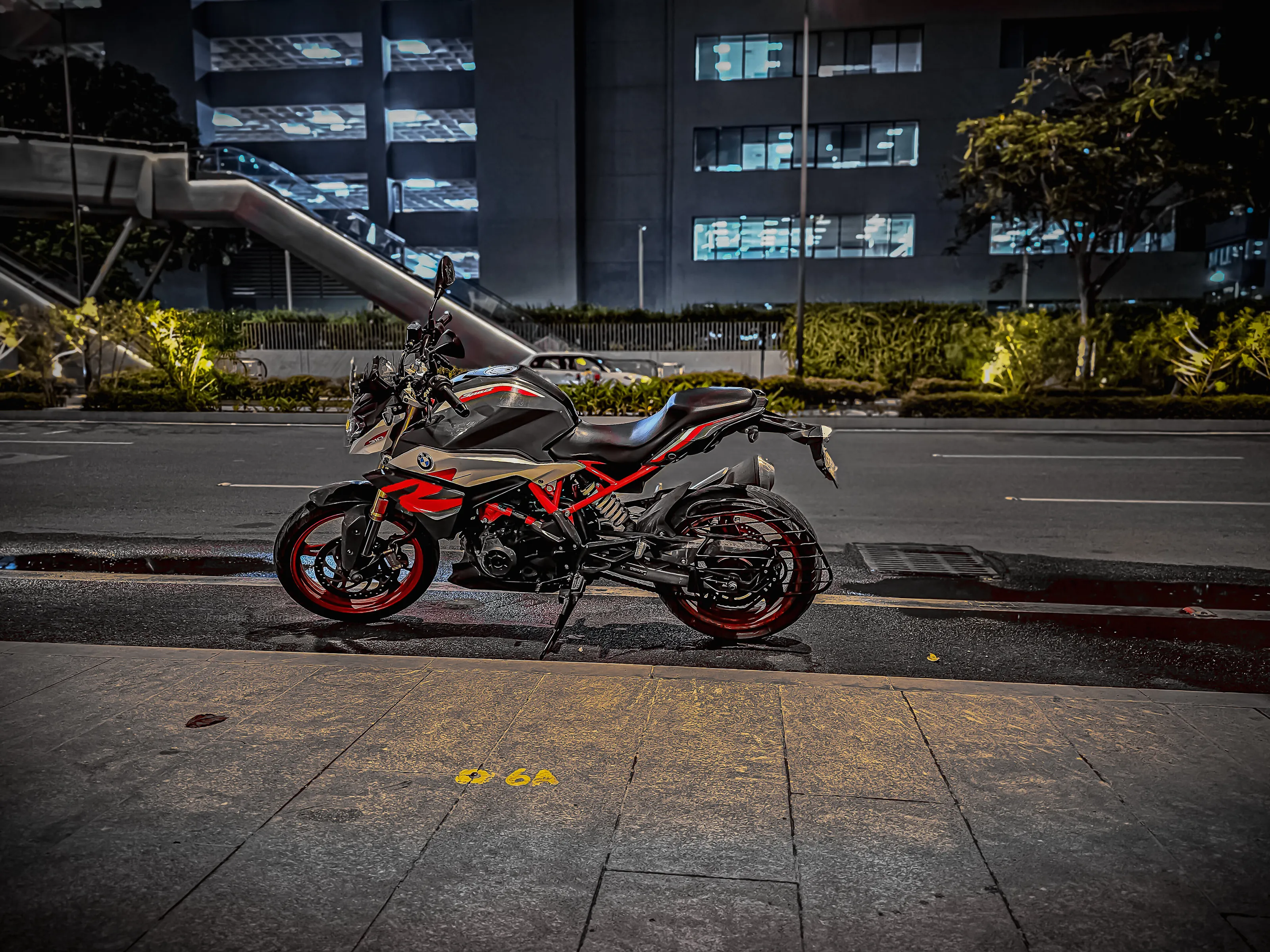 BMW G310R