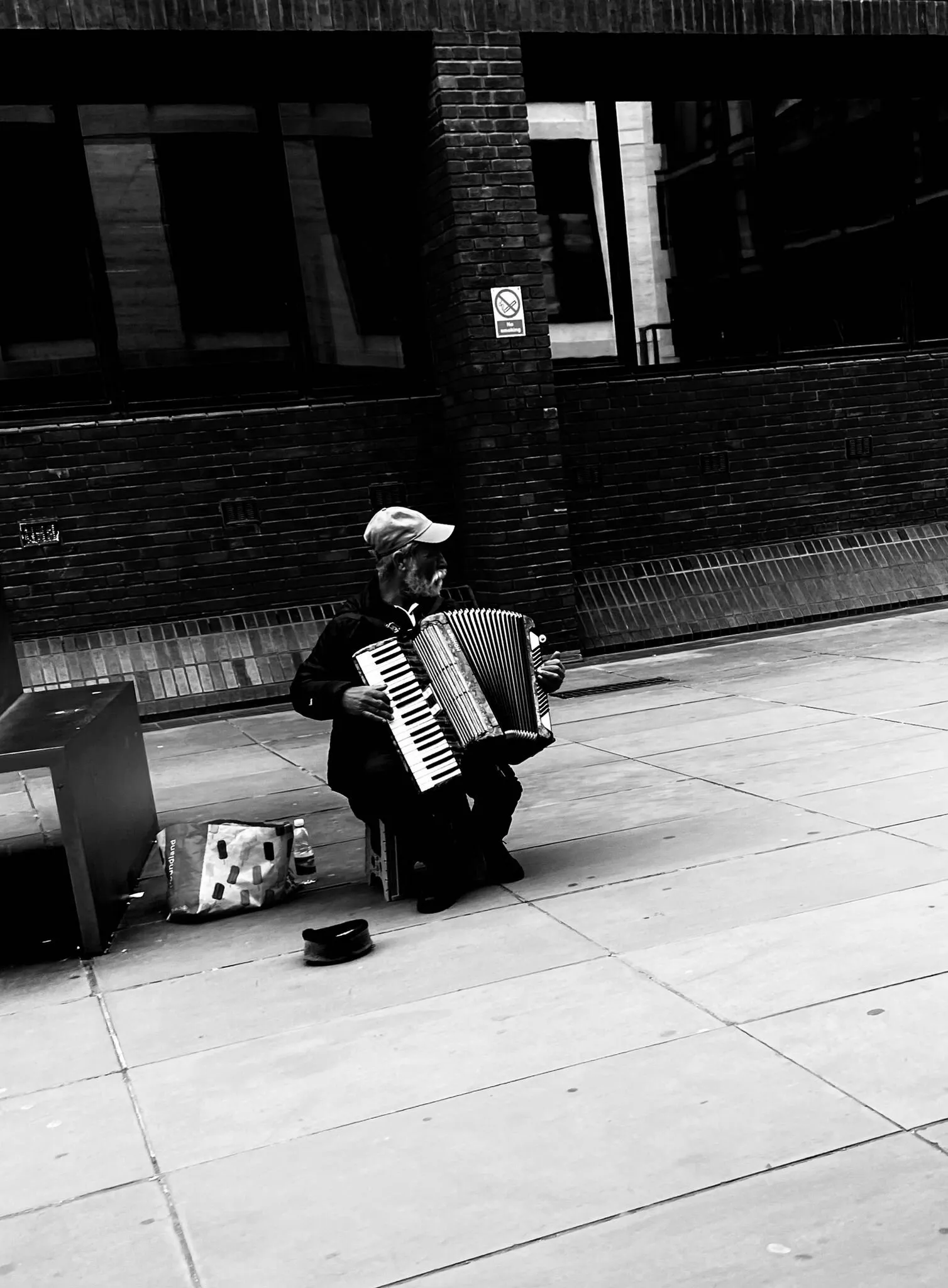 The Harmonium's Harmonius Touch